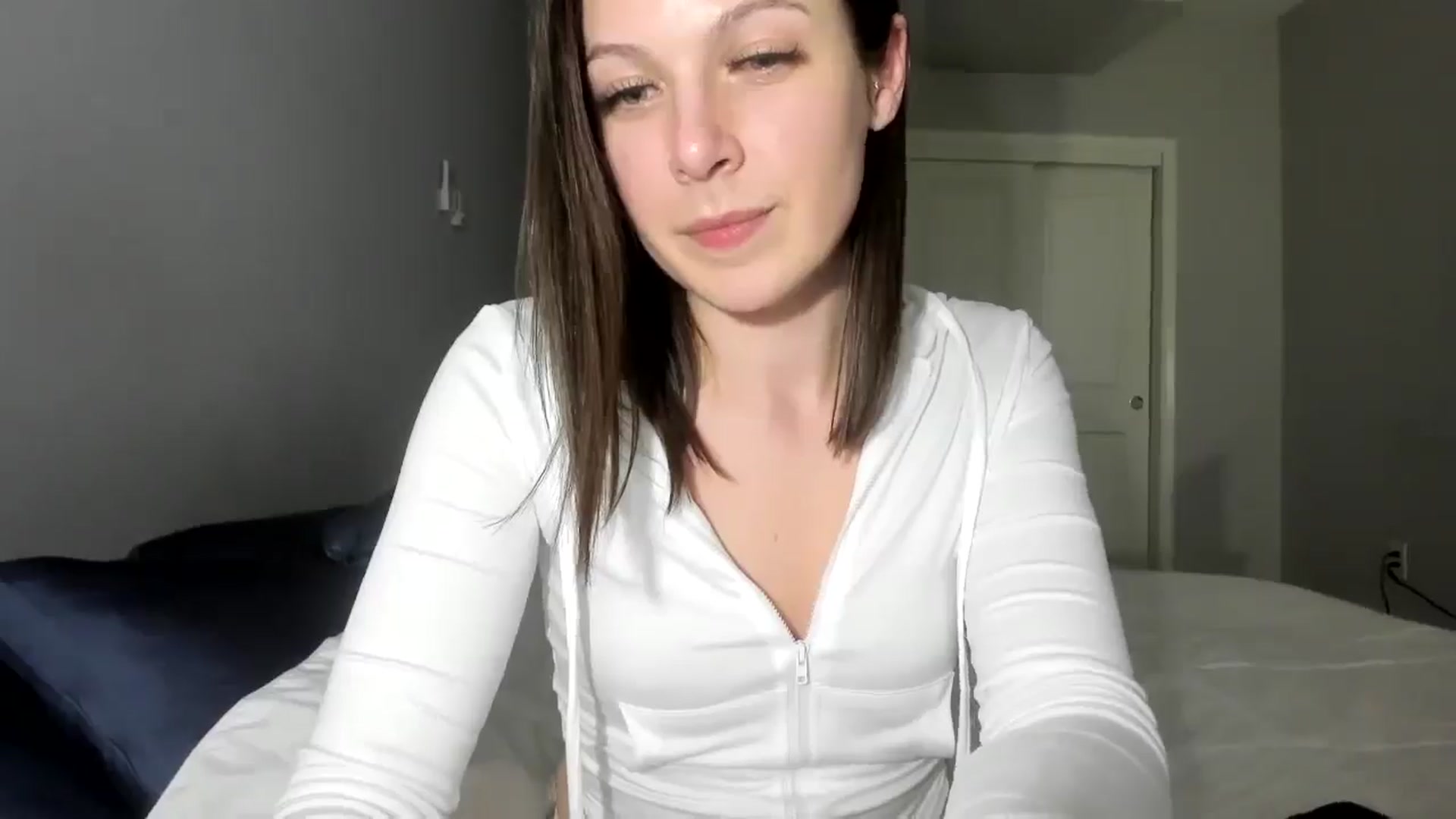 Gallery image thumbnail from Bharbiedoll's myfreecams stream on, 03/08/2026, 04:43 image 18 of 20