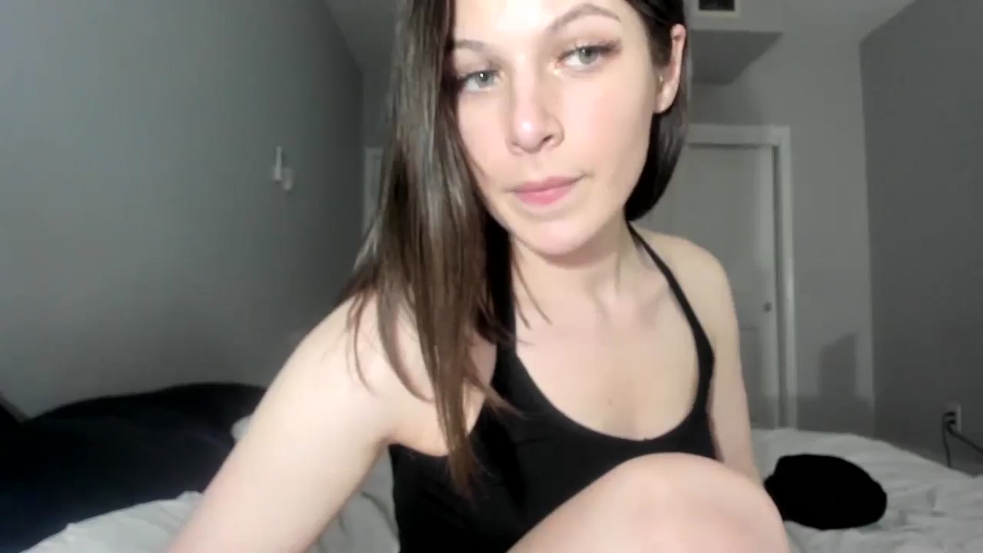 Gallery image thumbnail from Bharbiedoll's myfreecams stream on, 03/17/2026, 02:19 image 12 of 20