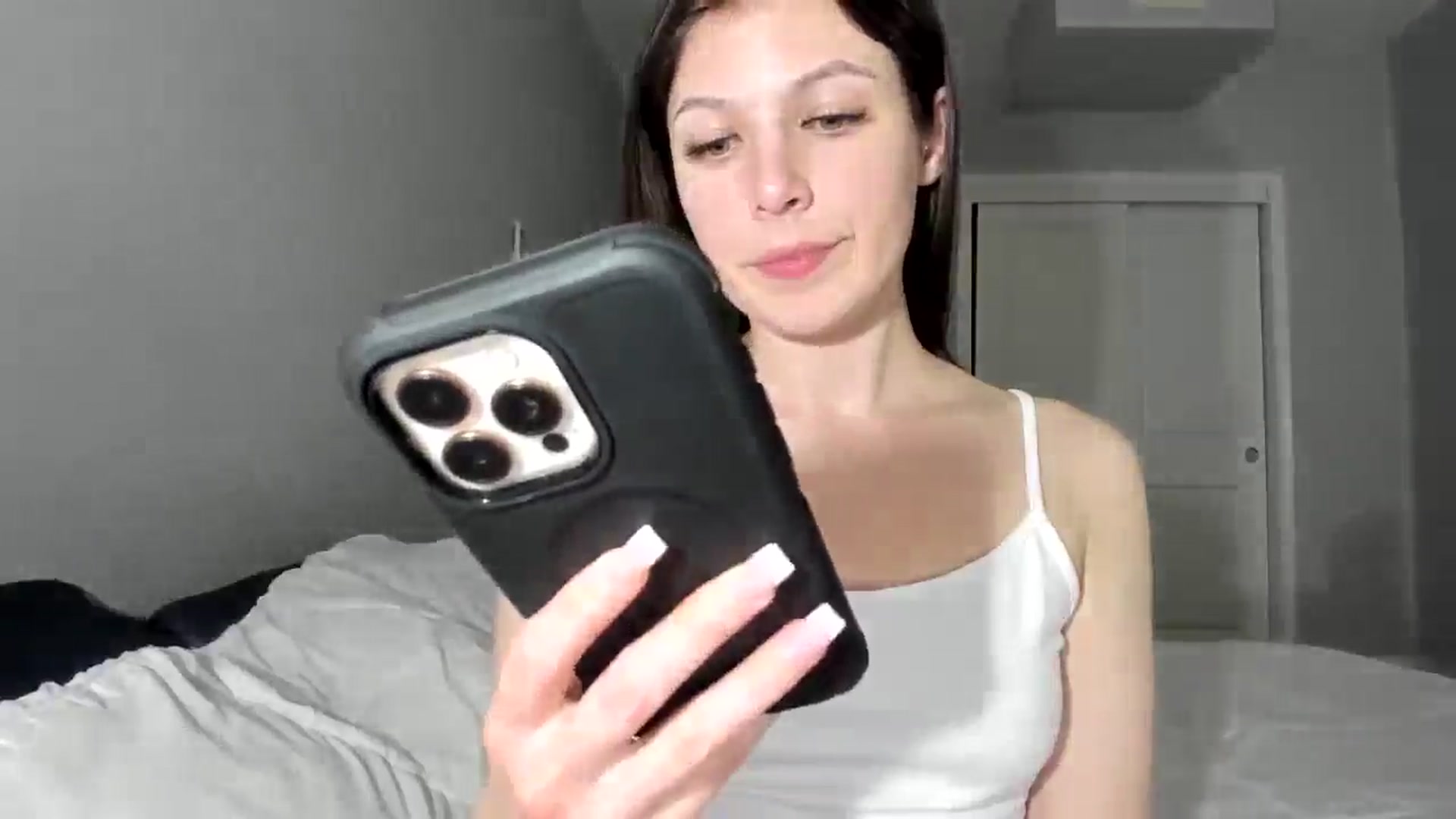 Gallery image thumbnail from Bharbiedoll's myfreecams stream on, 03/26/2026, 24:12 image 5 of 20
