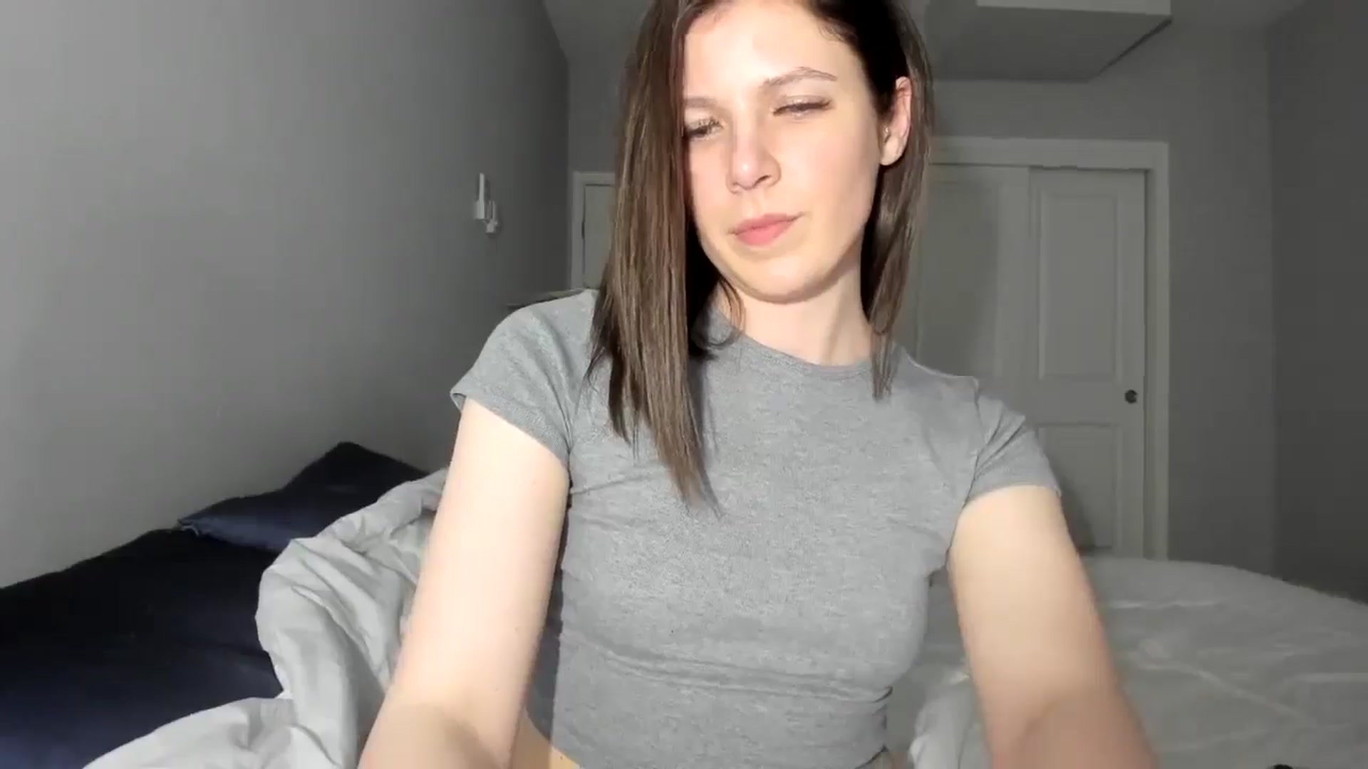 Gallery image thumbnail from Bharbiedoll's myfreecams stream on, 04/08/2026, 24:41 image 4 of 20