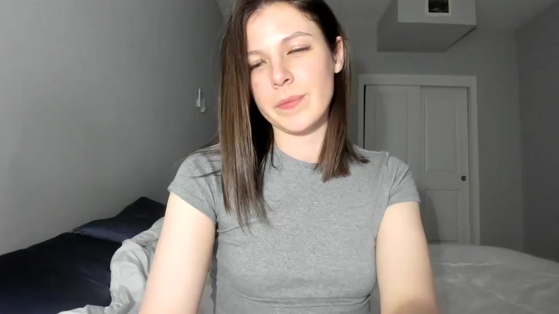 Gallery image thumbnail from Bharbiedoll's myfreecams stream on, 04/08/2026, 24:41 image 9 of 20