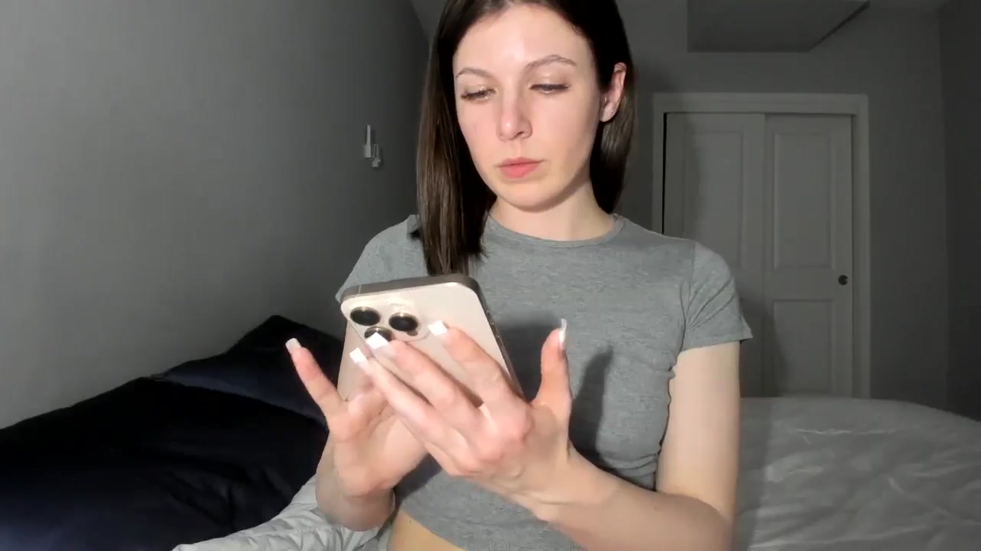 Gallery image thumbnail from Bharbiedoll's myfreecams stream on, 04/08/2026, 24:41 image 18 of 20