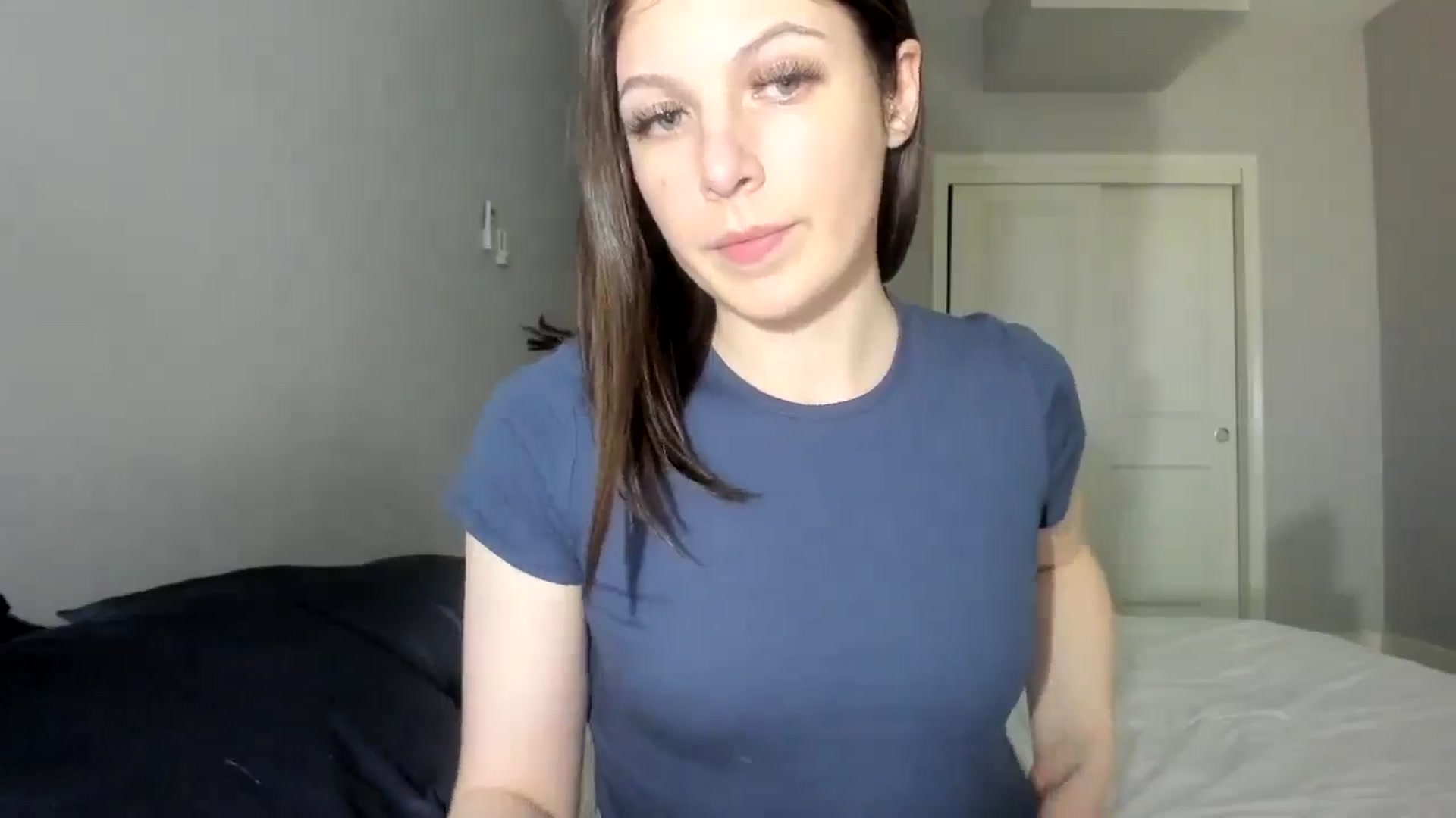 Gallery image thumbnail from Bharbiedoll's myfreecams stream on, 04/14/2026, 01:12 image 14 of 20