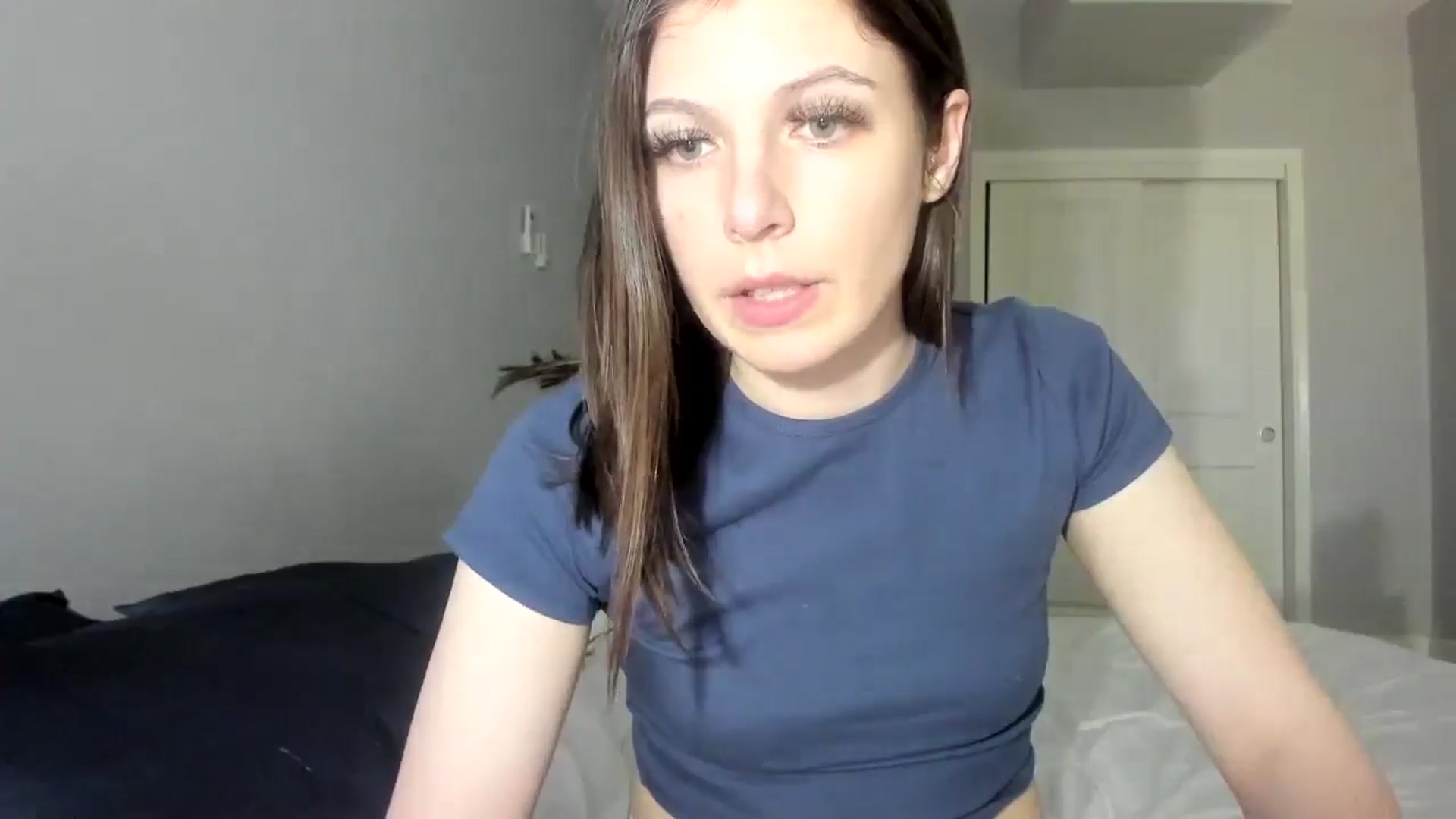 Gallery image thumbnail from Bharbiedoll's myfreecams stream on, 04/14/2026, 01:12 image 12 of 20