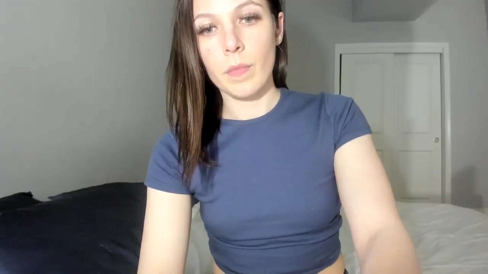 Gallery image thumbnail from Bharbiedoll's myfreecams stream on, 04/14/2026, 01:12 image 4 of 20