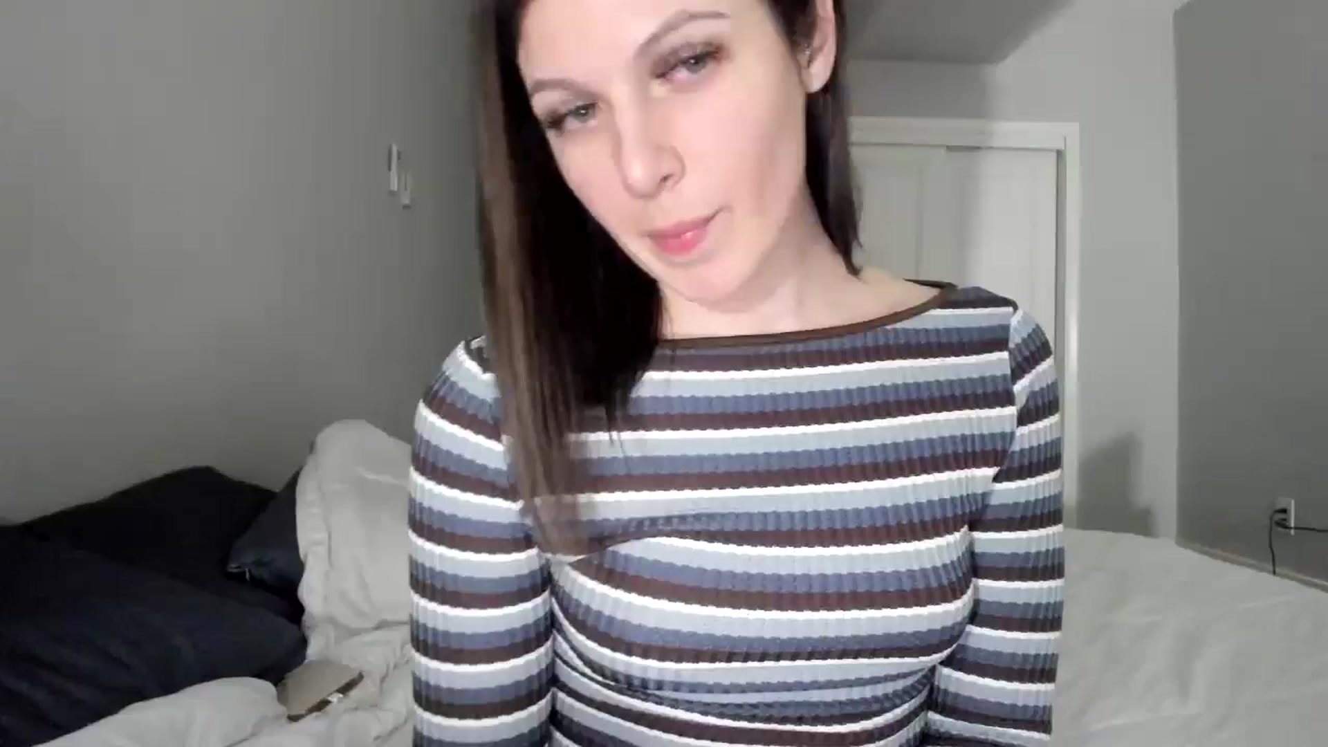 Gallery image thumbnail from Bharbiedoll's myfreecams stream on, 04/21/2026, 04:56 image 7 of 20