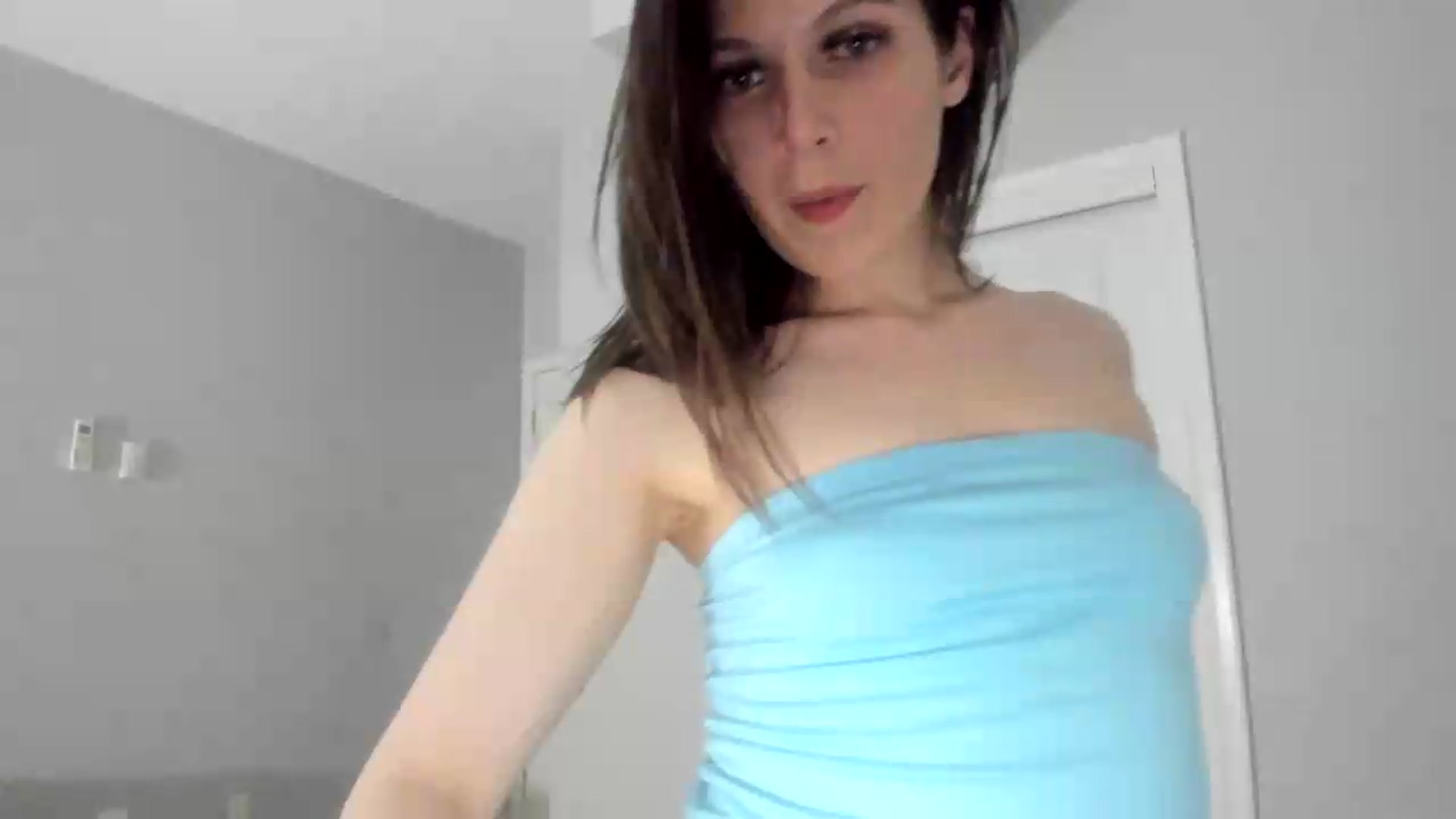 Gallery image thumbnail from Bharbiedoll's myfreecams stream on, 05/19/2026, 03:28 image 16 of 20