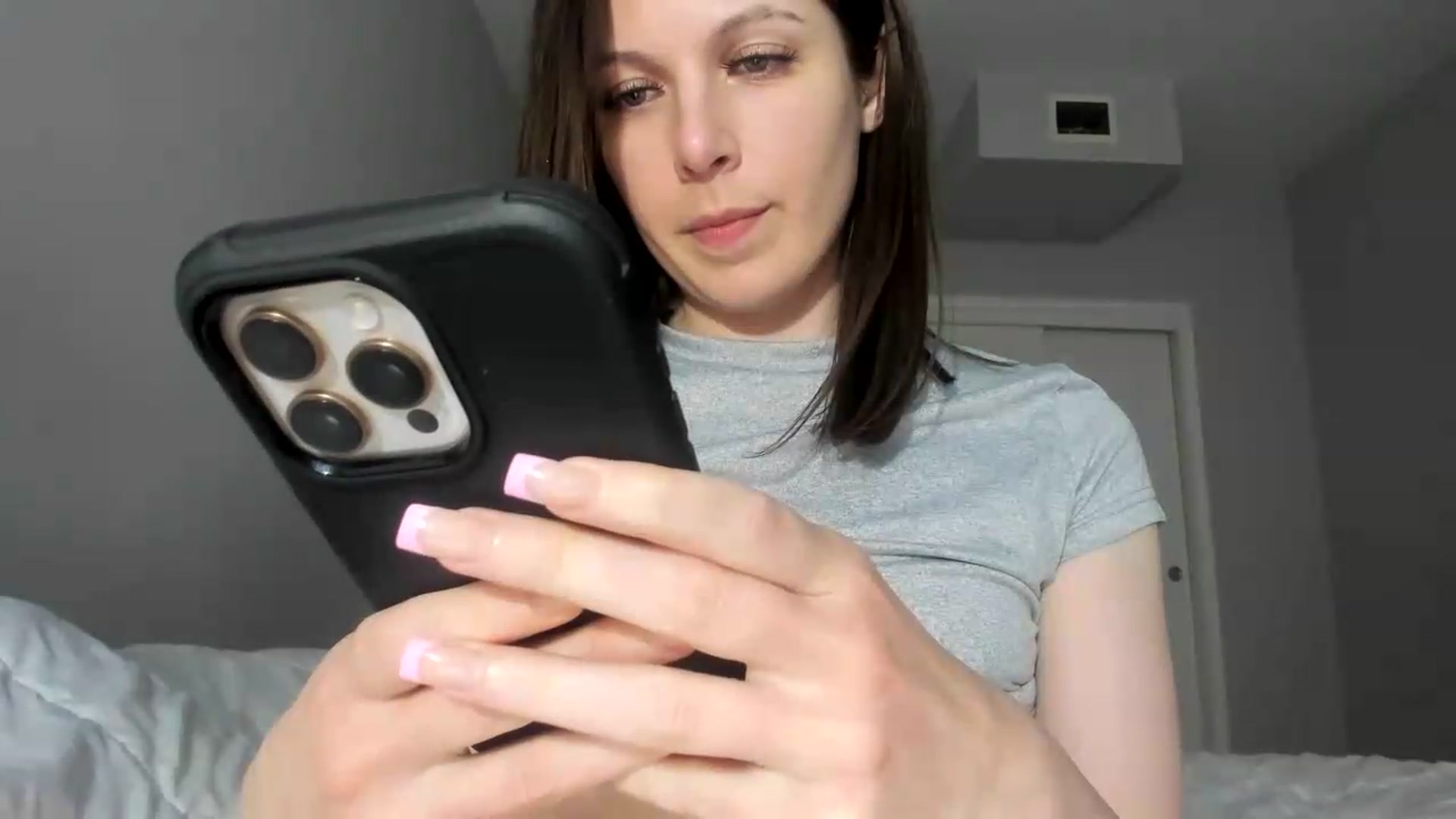 Gallery image thumbnail from Bharbiedoll's myfreecams stream on, 06/08/2026, 21:15 image 3 of 20