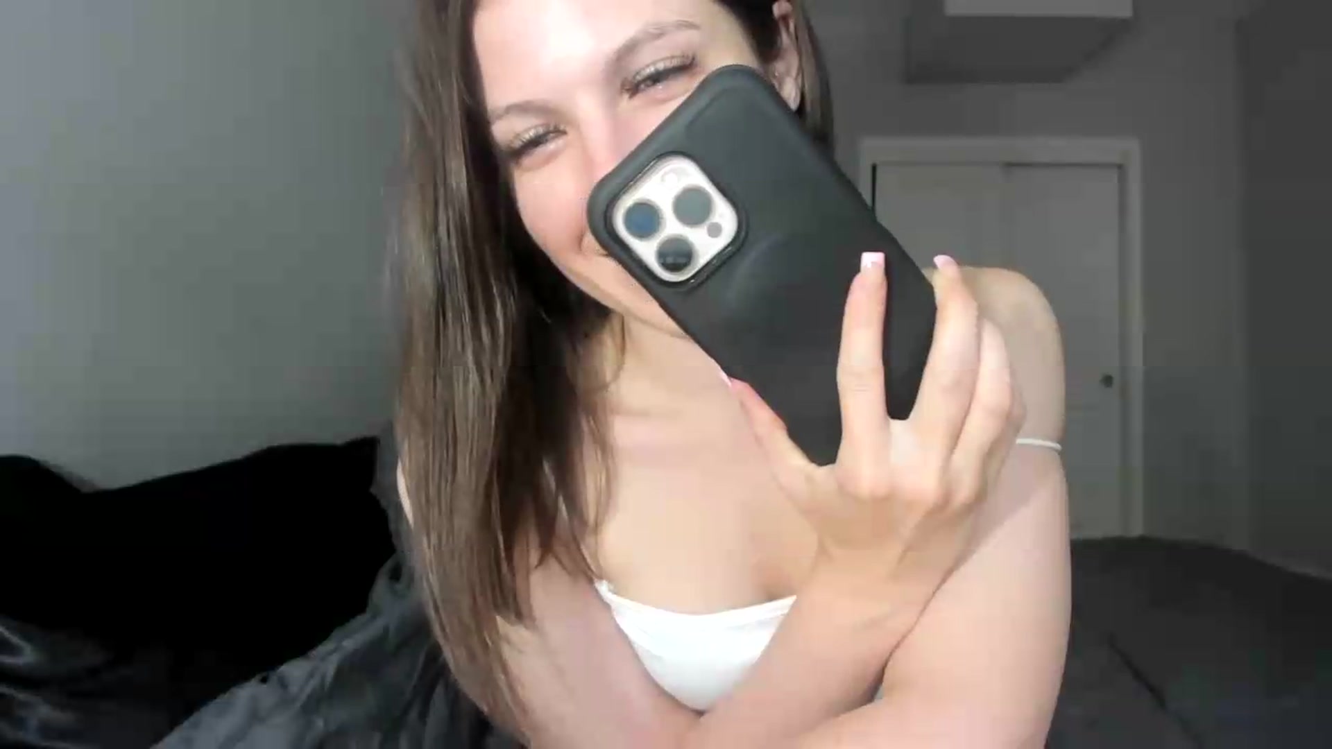 Gallery image thumbnail from Bharbiedoll's myfreecams stream on, 06/10/2026, 19:34 image 15 of 20