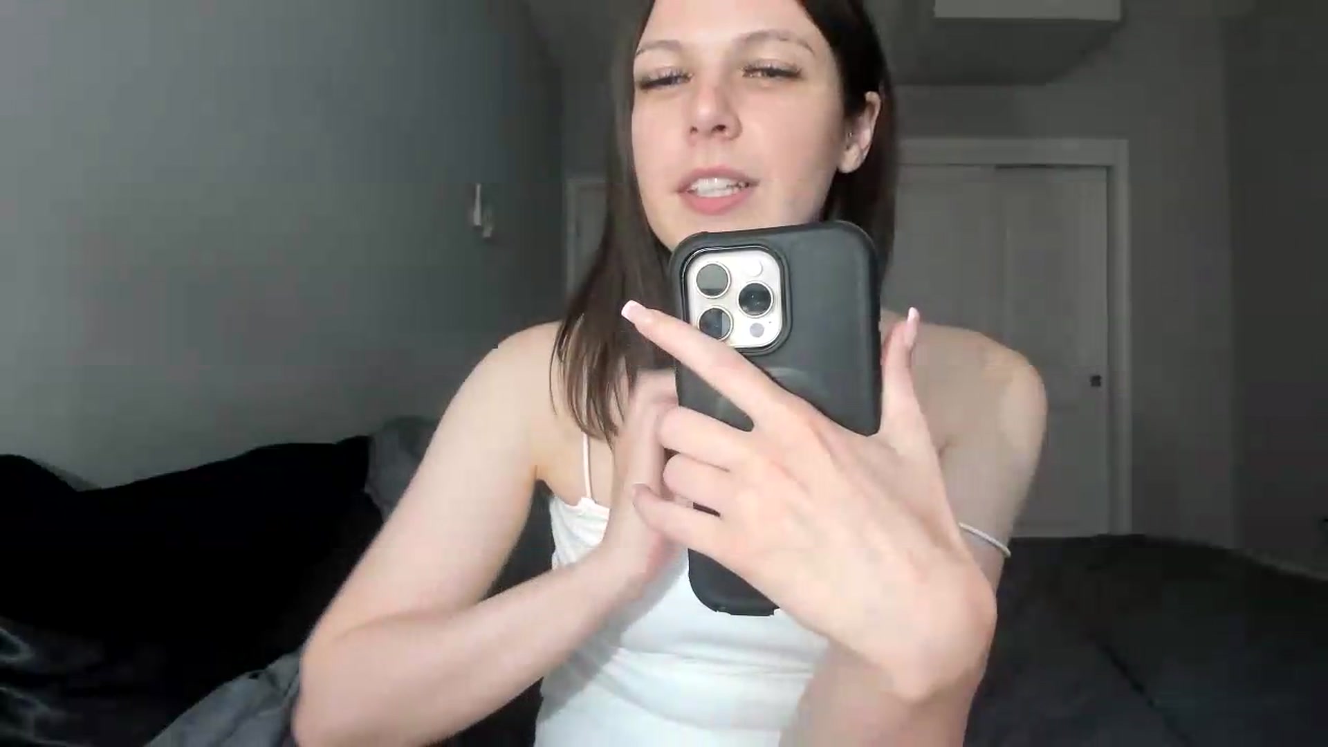 Gallery image thumbnail from Bharbiedoll's myfreecams stream on, 06/10/2026, 19:34 image 17 of 20