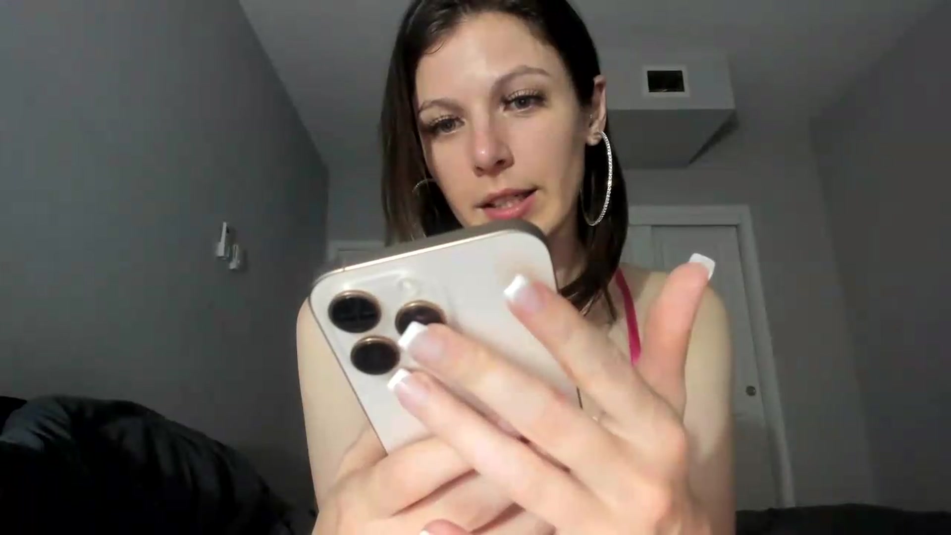 Gallery image thumbnail from Bharbiedoll's myfreecams stream on, 06/28/2026, 01:36 image 15 of 20