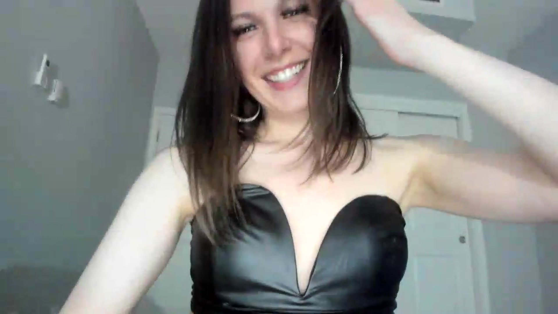 Gallery image thumbnail from Bharbiedoll's myfreecams stream on, 07/08/2026, 02:49 image 5 of 20