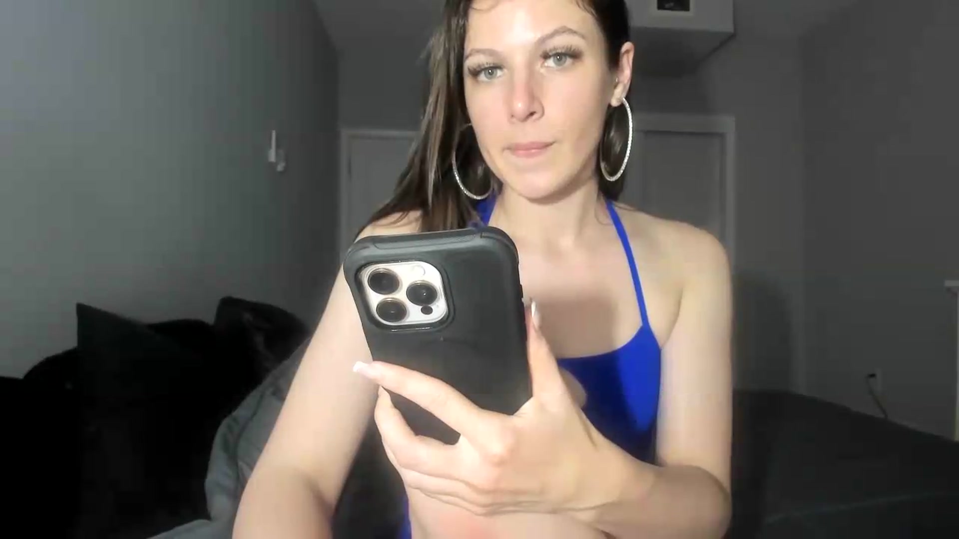 Gallery image thumbnail from Bharbiedoll's myfreecams stream on, 07/12/2026, 04:00 image 7 of 20