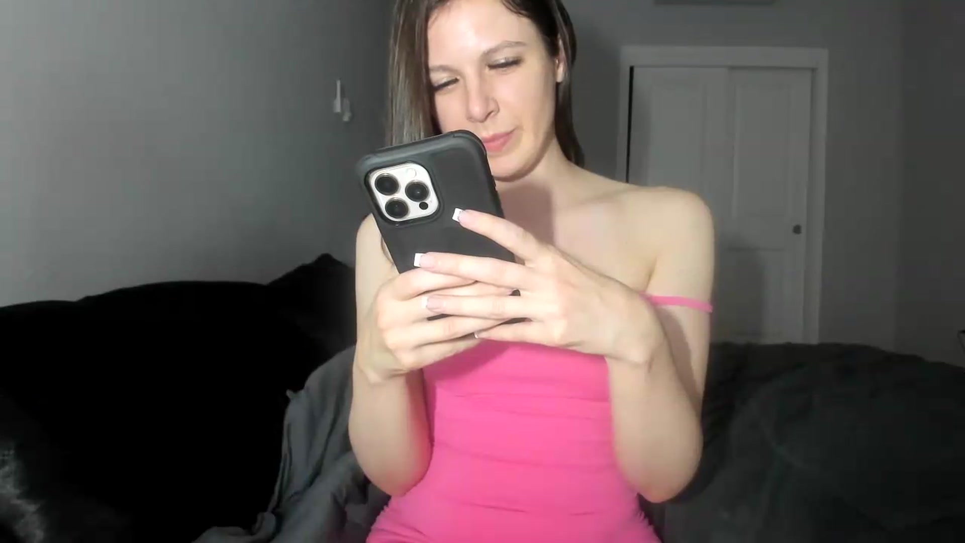 Gallery image thumbnail from Bharbiedoll's myfreecams stream on, 07/28/2026, 24:23 image 16 of 20
