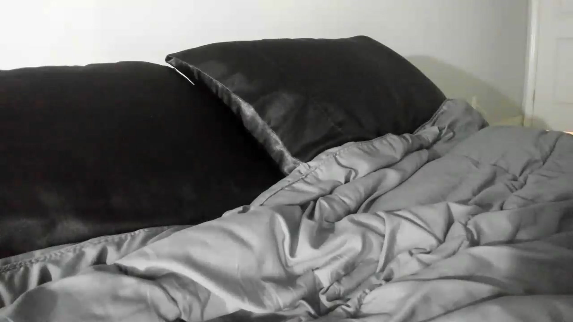 Gallery image thumbnail from Bharbiedoll's myfreecams stream on, 08/05/2026, 24:43 image 17 of 20