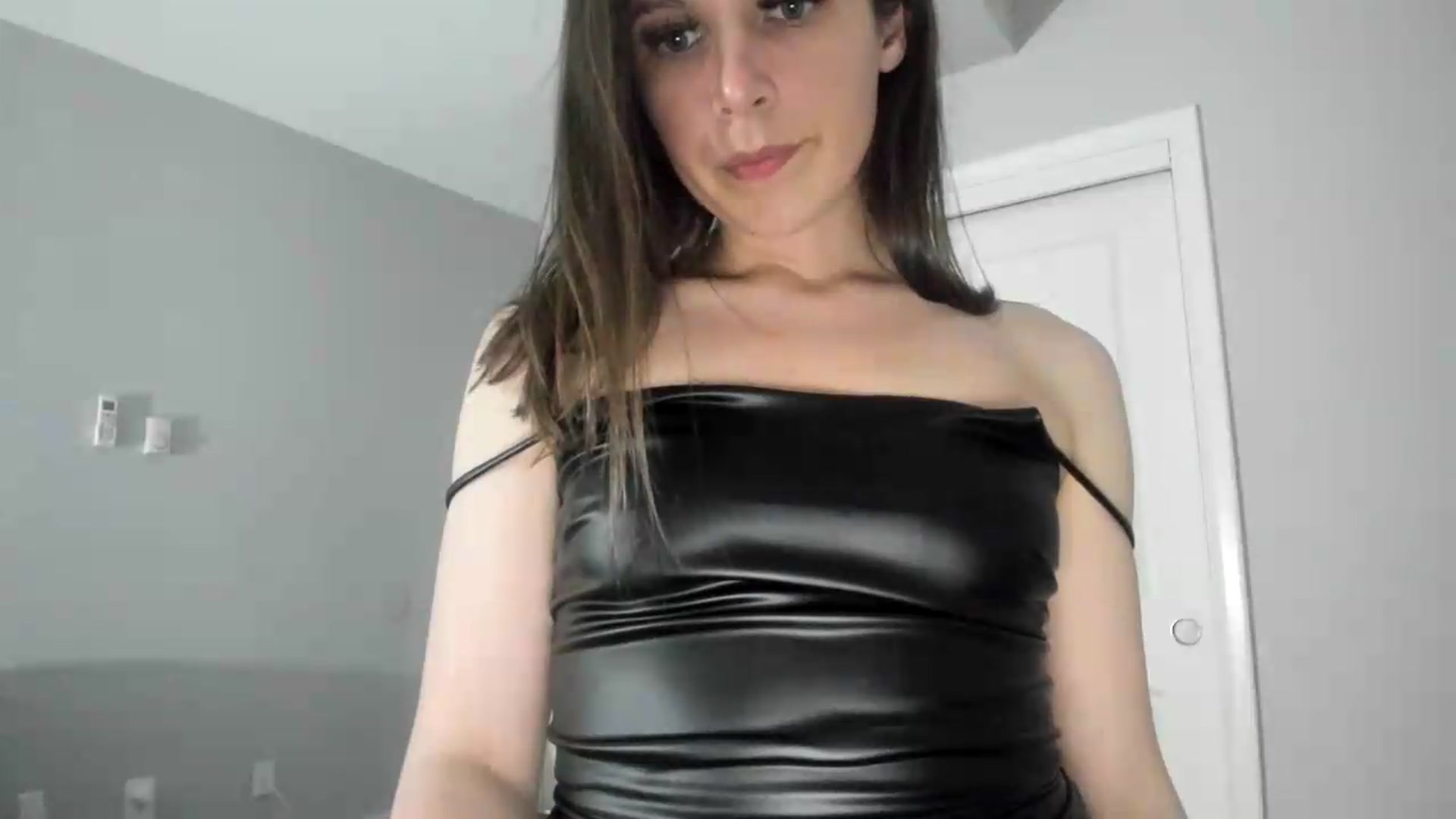 Gallery image thumbnail from Bharbiedoll's myfreecams stream on, 08/31/2026, 01:59 image 20 of 20