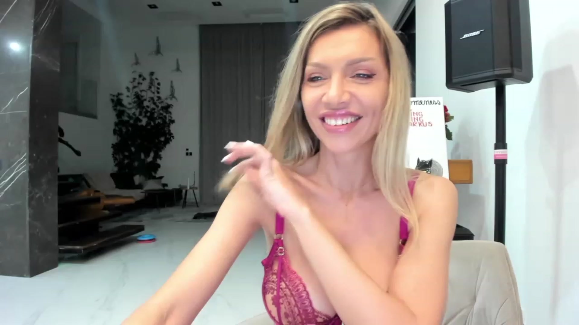 Gallery image thumbnail from BiBiSan's myfreecams stream on, 07/15/2023, 01:21 image 12 of 20