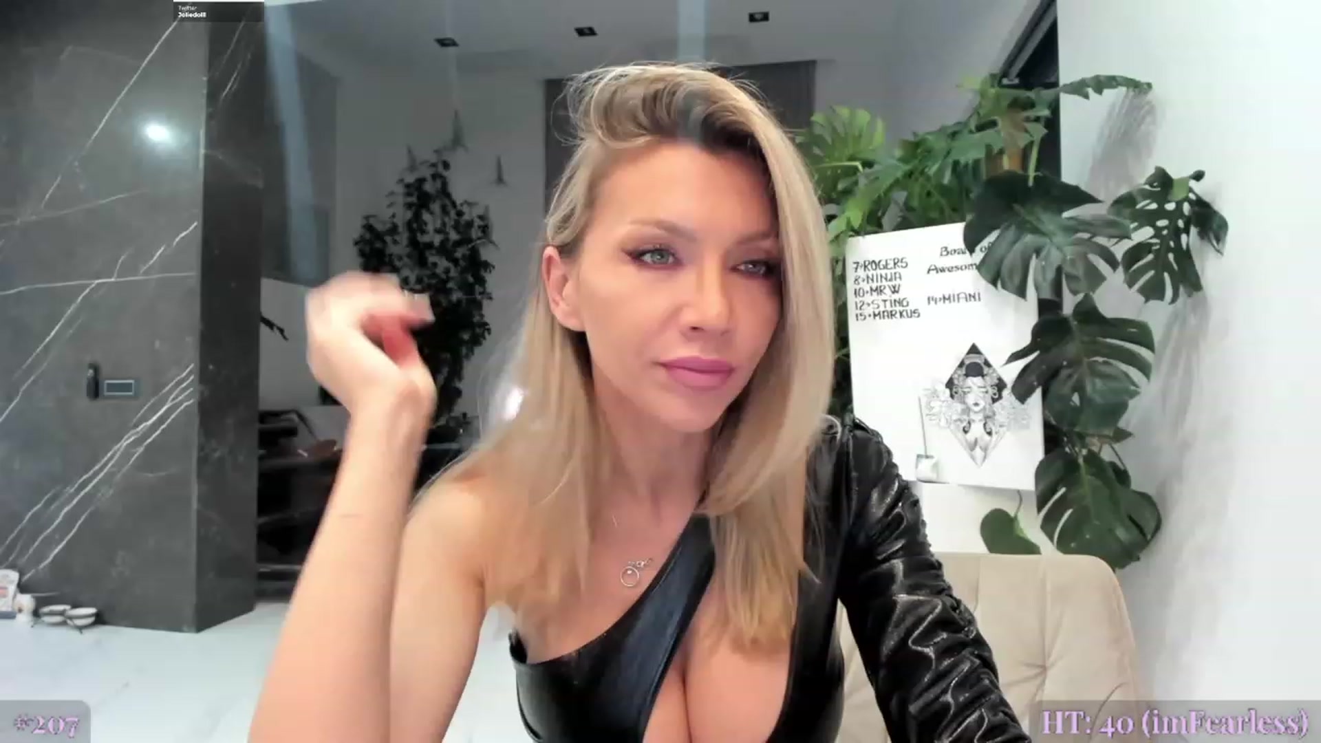 Gallery image thumbnail from BiBiSan's myfreecams stream on, 09/19/2023, 22:34 image 3 of 20