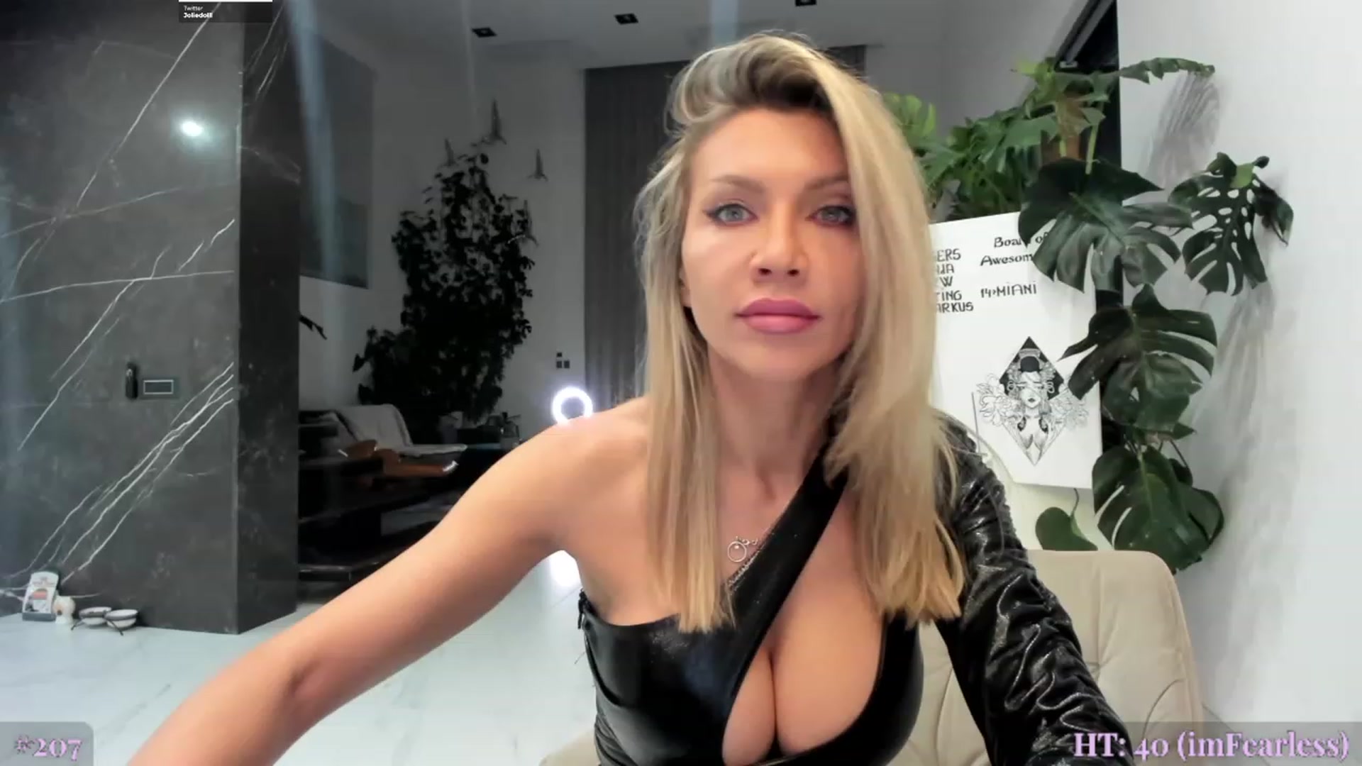 Gallery image thumbnail from BiBiSan's myfreecams stream on, 09/19/2023, 22:34 image 2 of 20