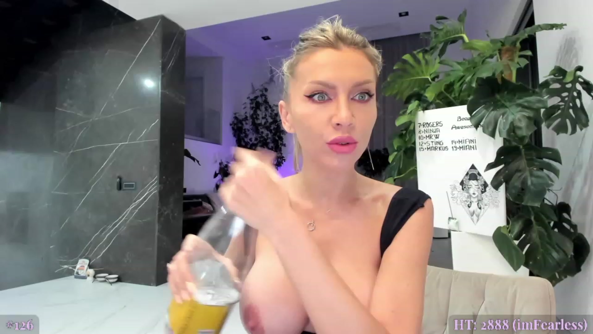Gallery image thumbnail from BiBiSan's myfreecams stream on, 09/21/2023, 02:49 image 9 of 20