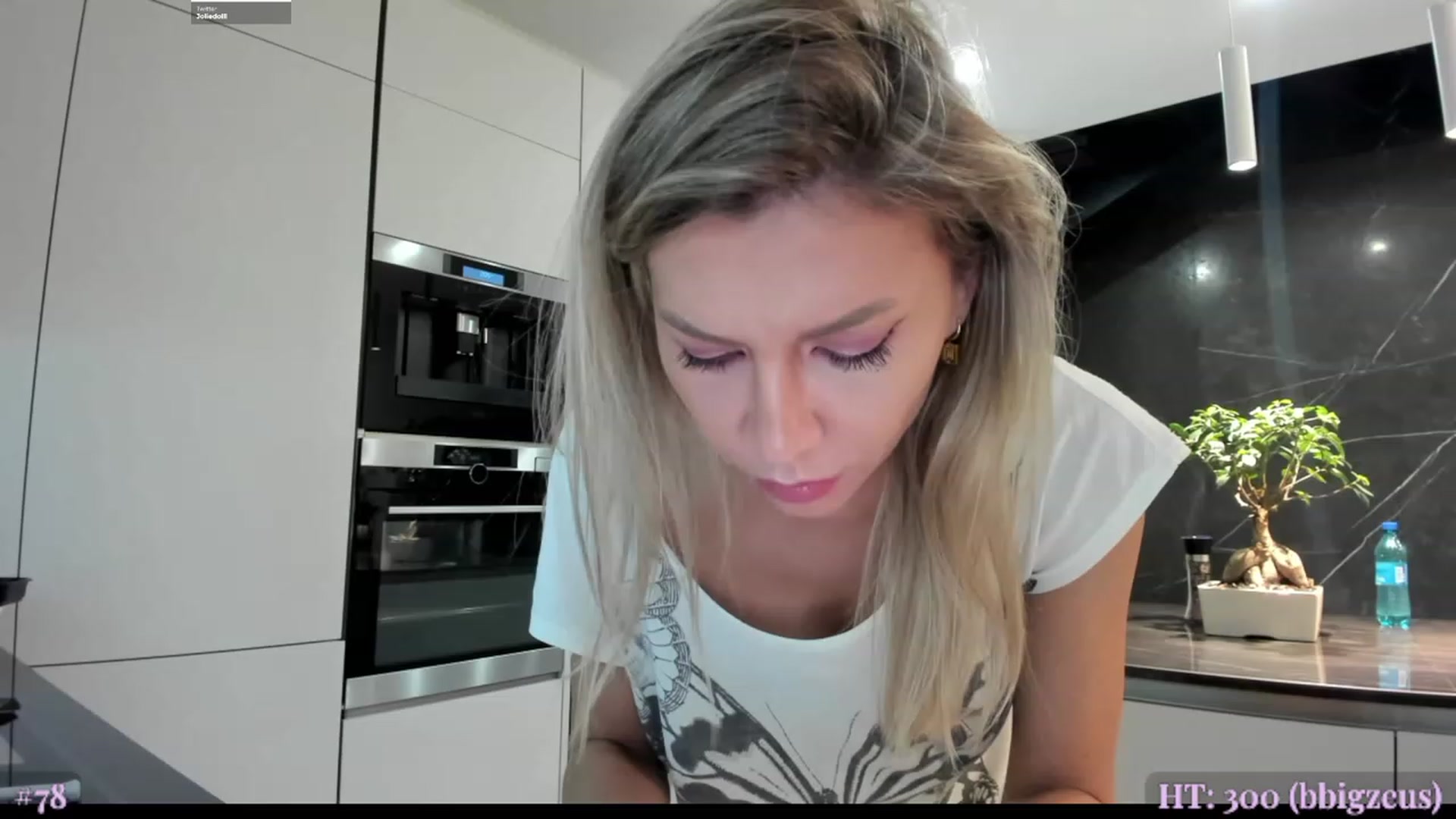 Gallery image thumbnail from BiBiSan's myfreecams stream on, 10/06/2023, 24:03 image 4 of 20