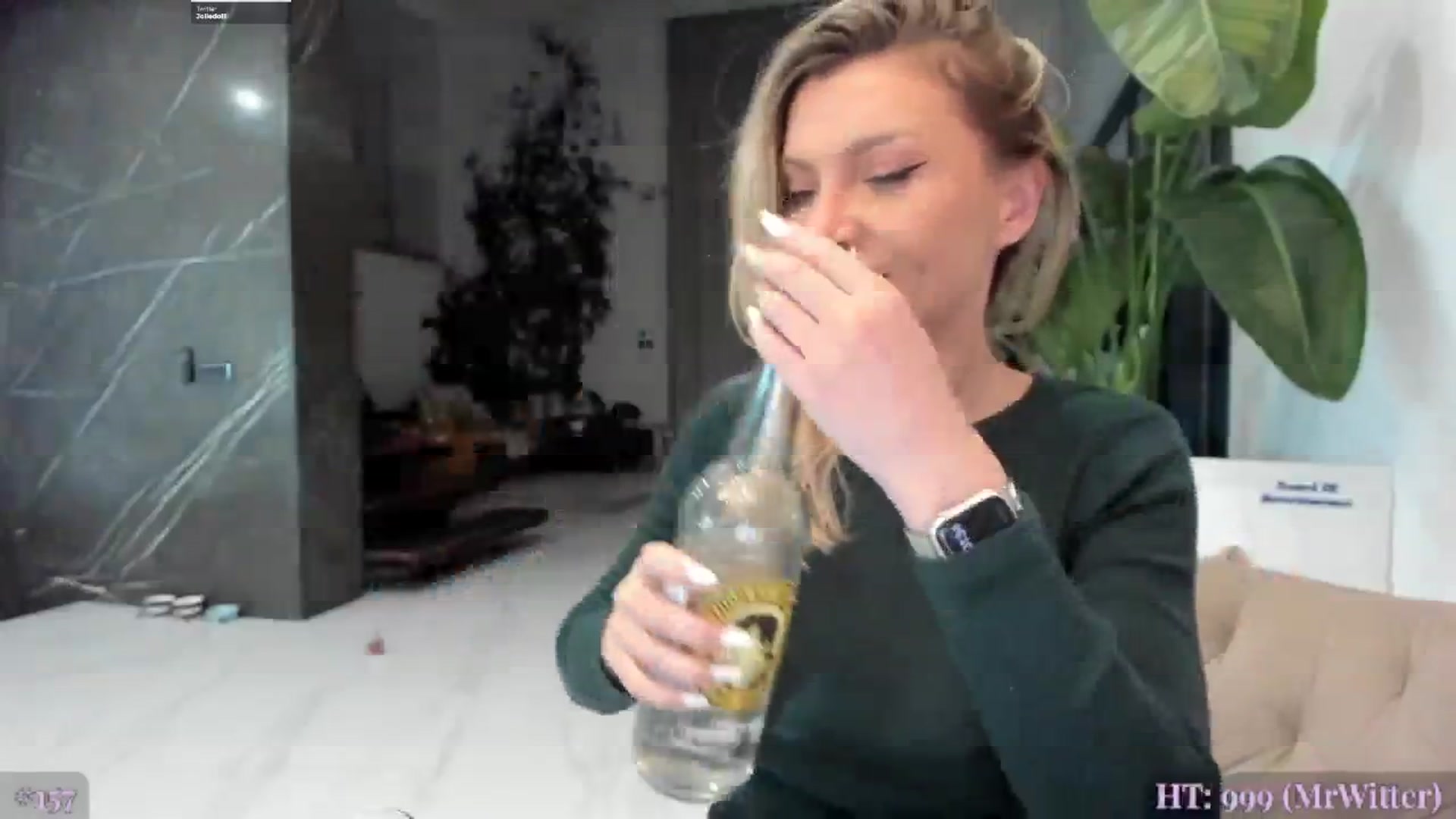 Gallery image thumbnail from BiBiSan's myfreecams stream on, 04/15/2024, 23:03 image 12 of 20