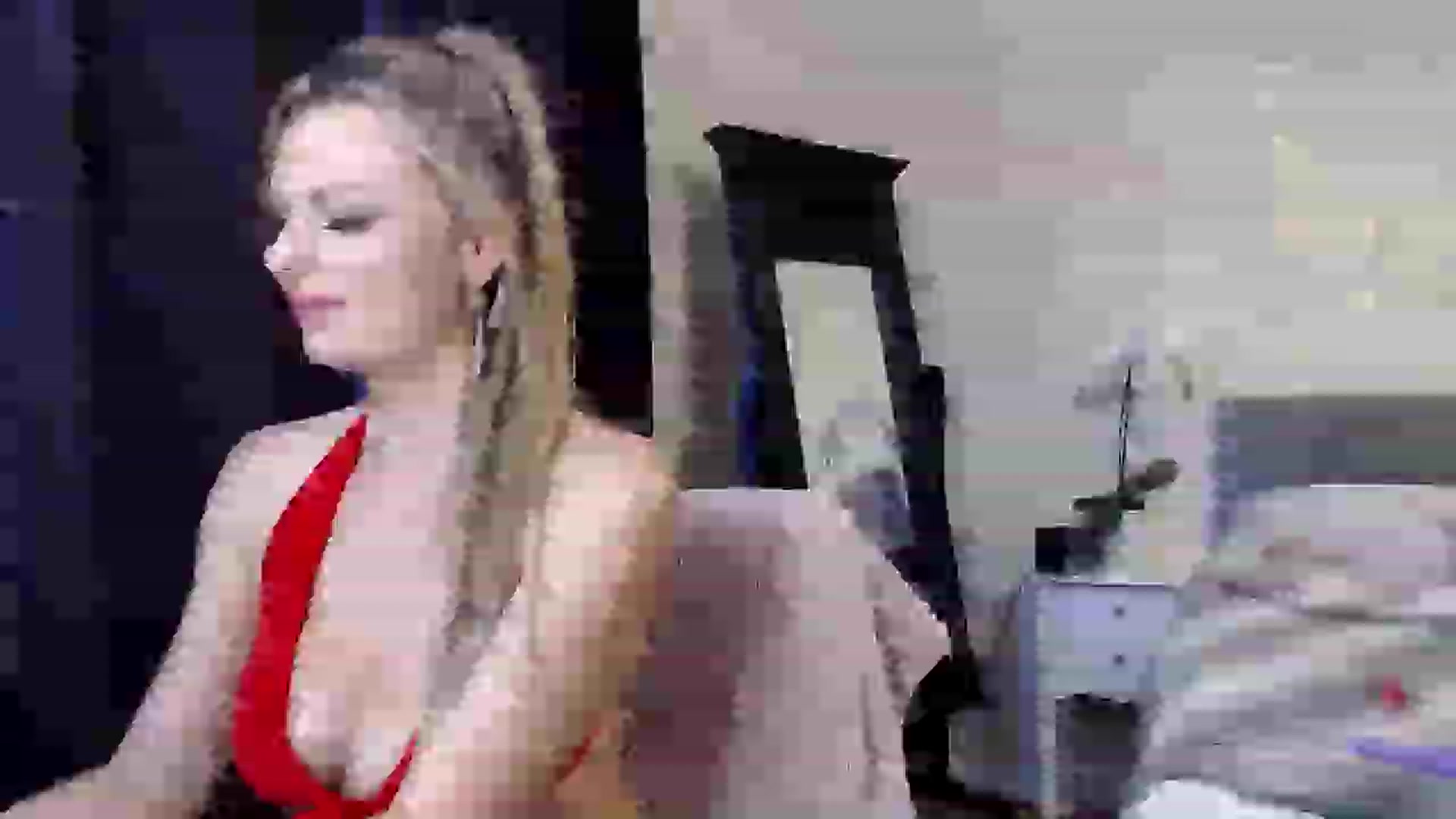 Gallery image thumbnail from BiancaBloom's myfreecams stream on, 11/23/2022, 20:46 image 10 of 20