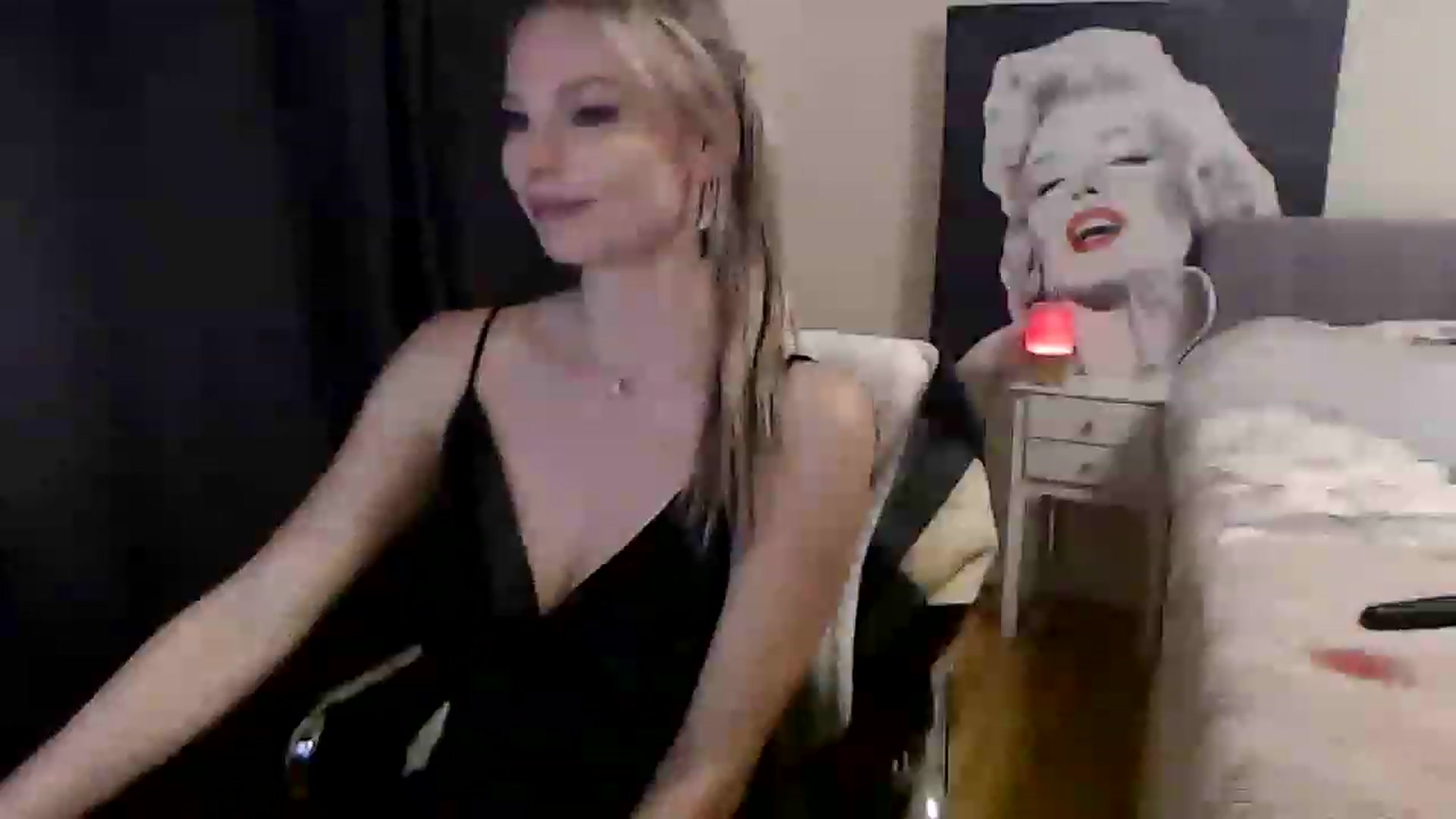 Gallery image thumbnail from BiancaBloom's myfreecams stream on, 02/13/2023, 04:21 image 18 of 20