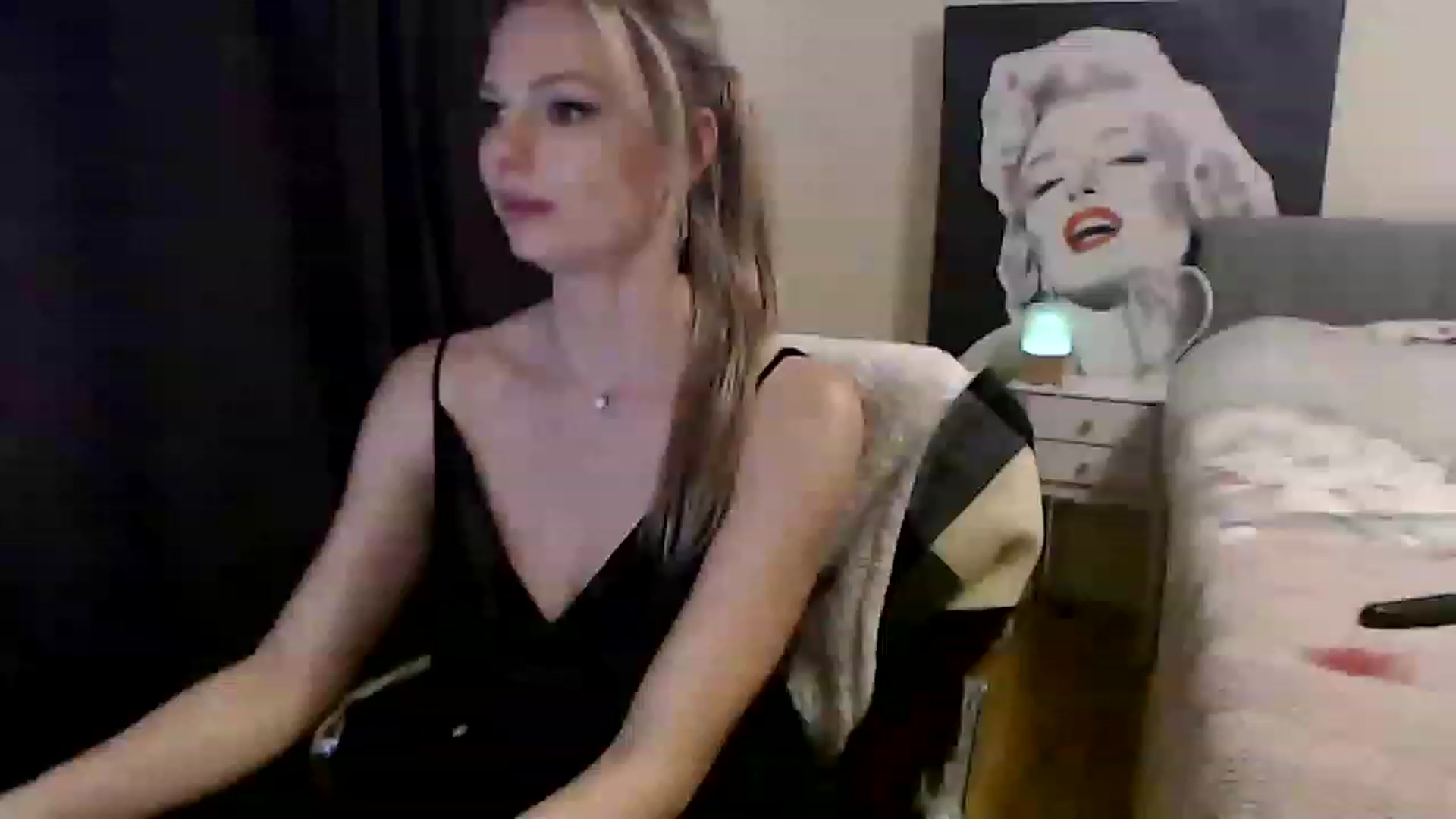 Gallery image thumbnail from BiancaBloom's myfreecams stream on, 02/13/2023, 04:21 image 14 of 20