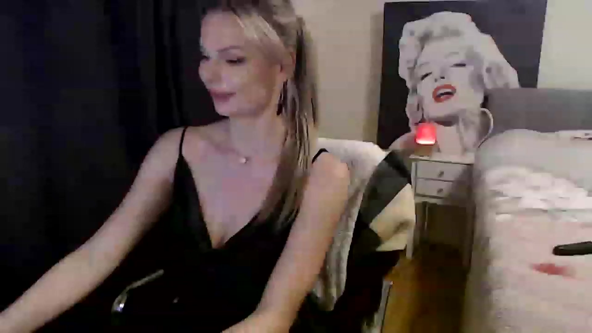 Gallery image thumbnail from BiancaBloom's myfreecams stream on, 02/13/2023, 04:21 image 15 of 20