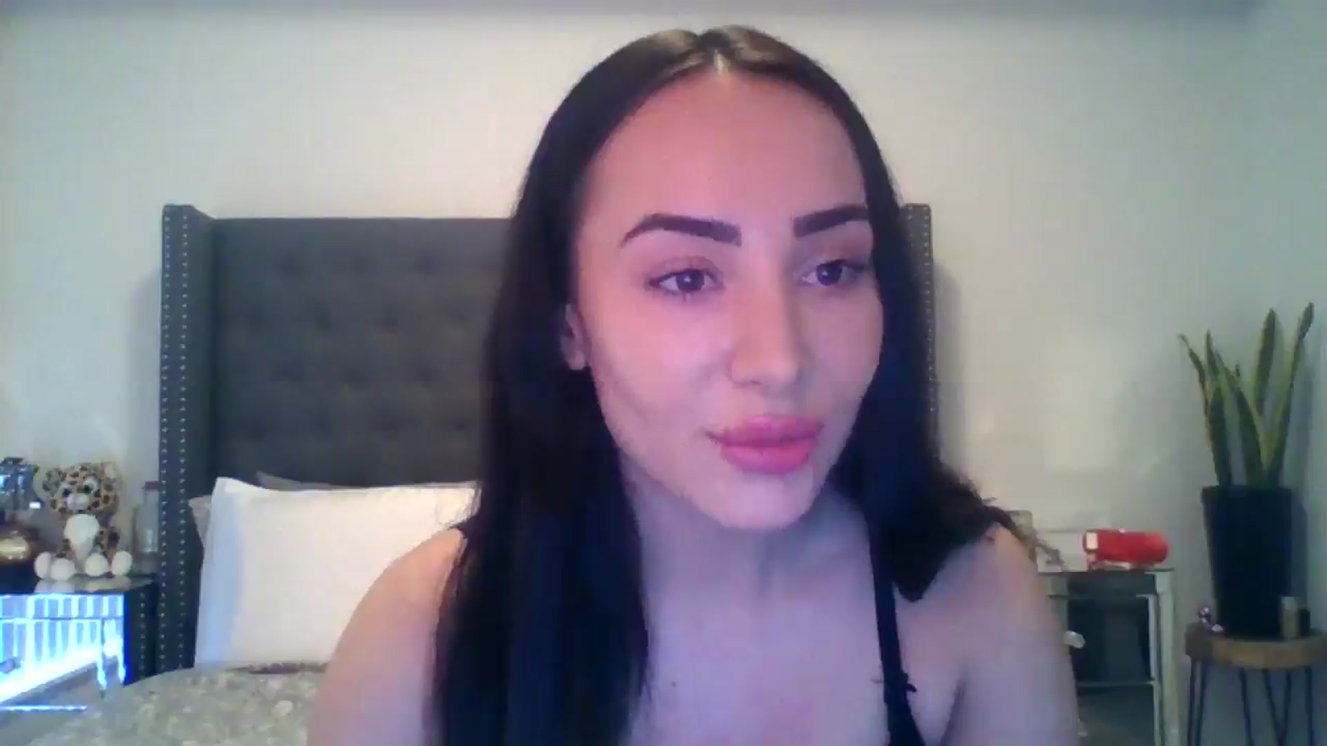 Gallery image thumbnail from BiancaDiaz1's myfreecams stream on, 01/29/2025, 21:41 image 9 of 20