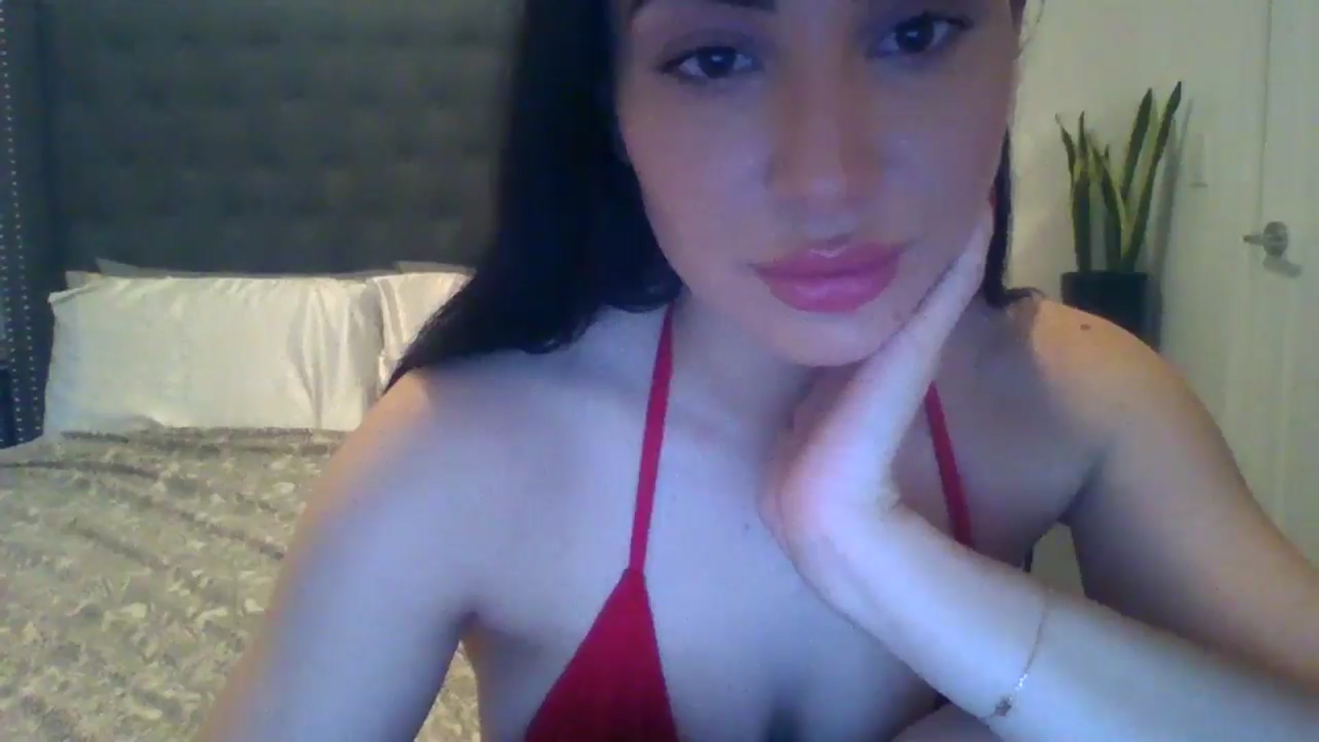 Gallery image thumbnail from BiancaDiaz1's myfreecams stream on, 01/30/2025, 22:07 image 14 of 20