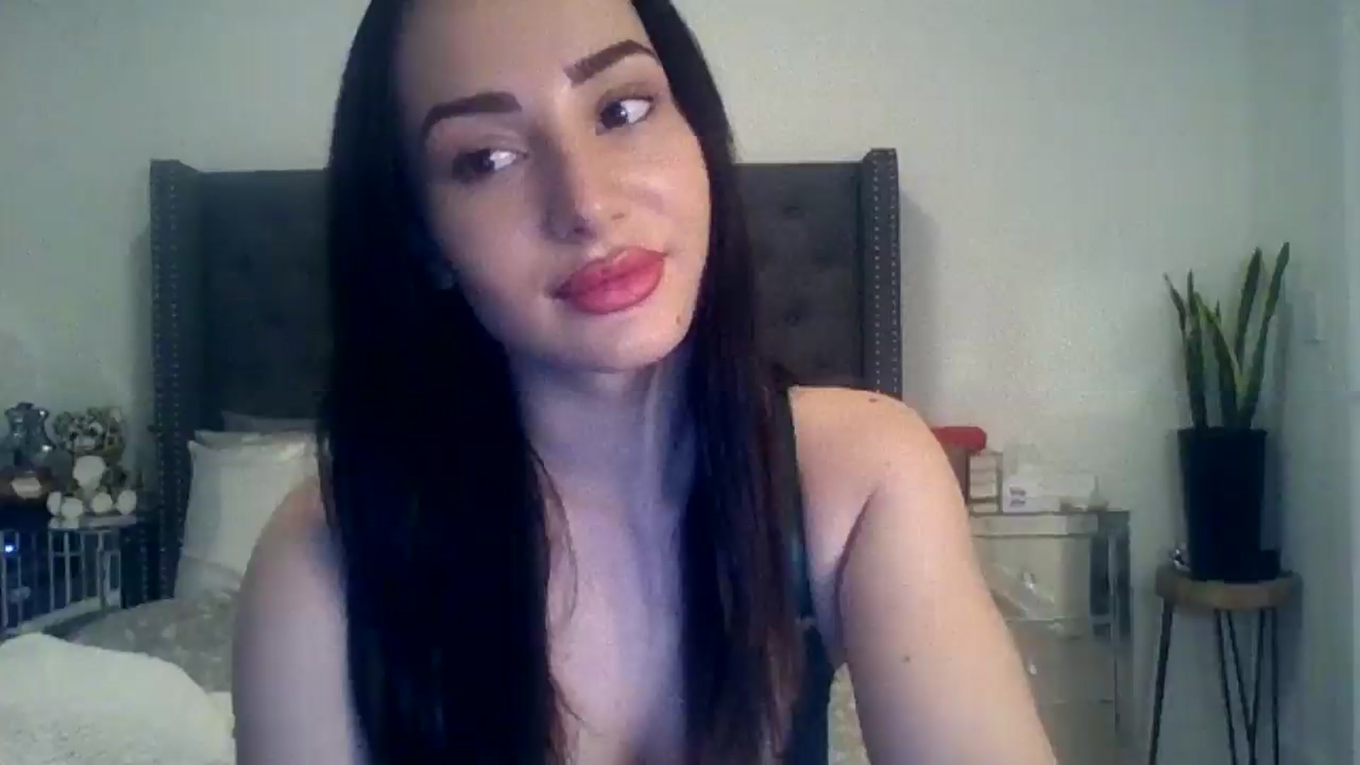 Gallery image thumbnail from BiancaDiaz1's myfreecams stream on, 02/05/2025, 24:12 image 2 of 20