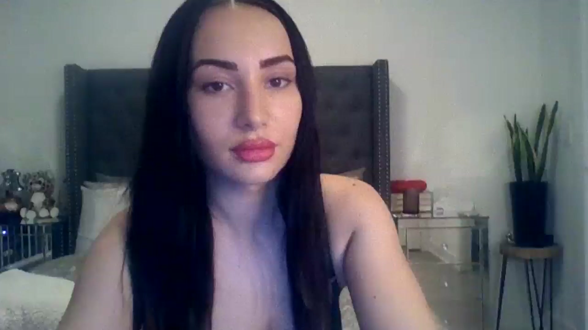 Gallery image thumbnail from BiancaDiaz1's myfreecams stream on, 02/05/2025, 24:12 image 4 of 20