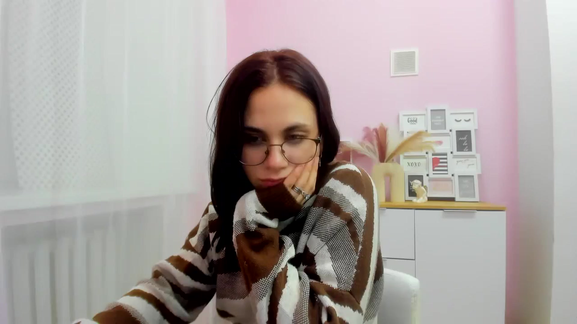 Gallery image thumbnail from BiancaHope's myfreecams stream on, 01/16/2025, 12:43 image 18 of 20
