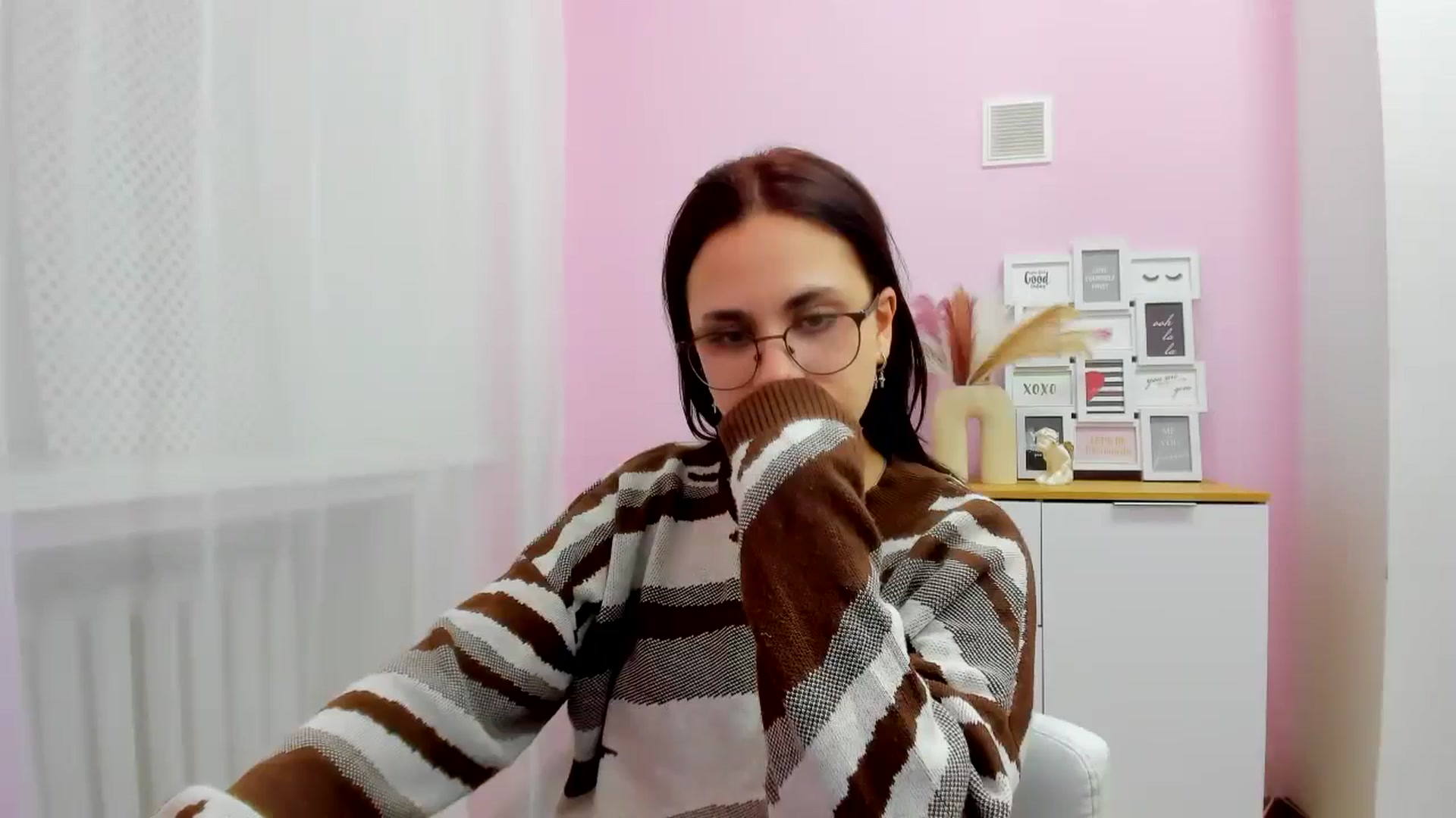 Gallery image thumbnail from BiancaHope's myfreecams stream on, 01/16/2025, 12:43 image 4 of 20