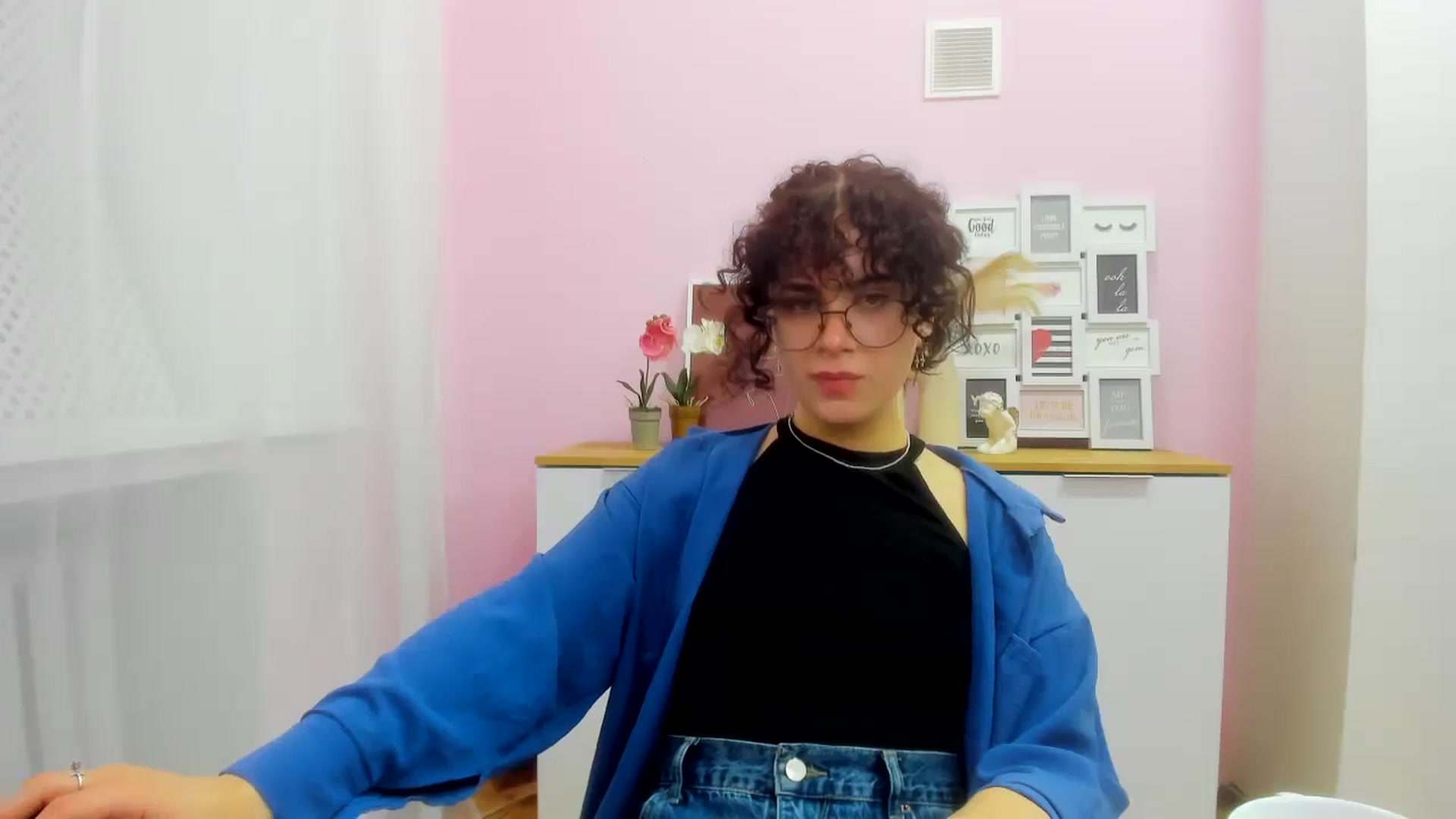 Gallery image thumbnail from BiancaHope's myfreecams stream on, 01/17/2025, 10:36 image 2 of 20