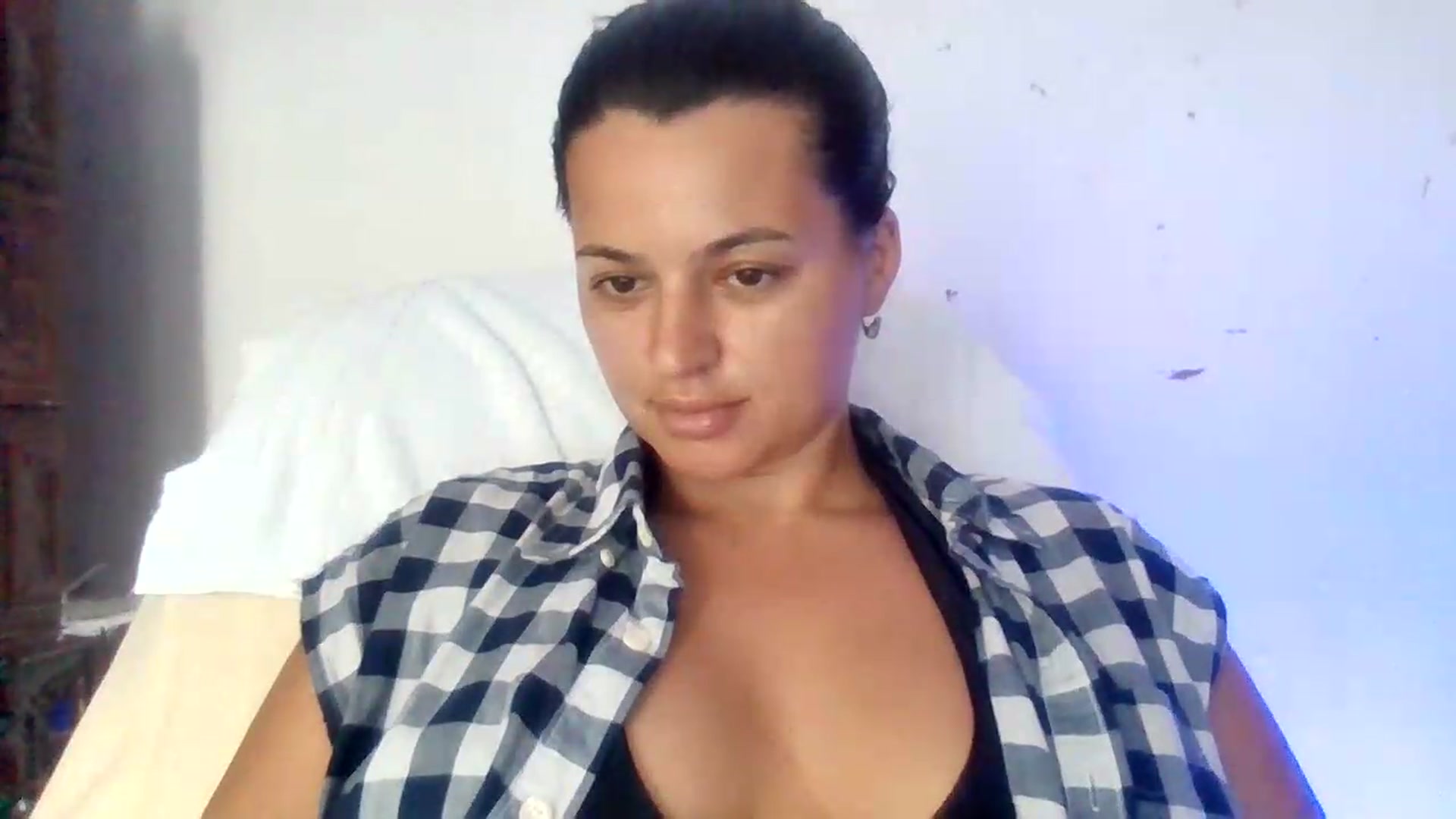 Gallery image thumbnail from BiancaRosseti's myfreecams stream on, 07/13/2026, 08:55 image 12 of 20