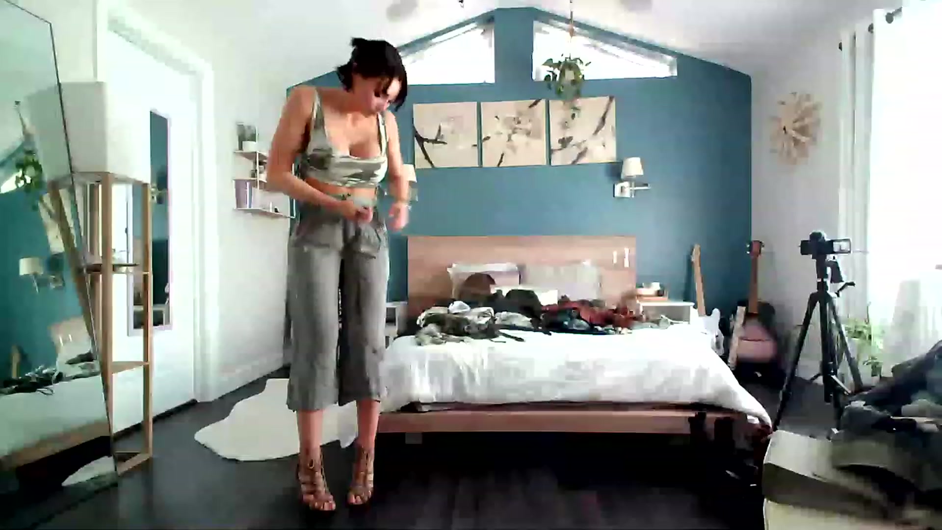 Gallery image thumbnail from BiancaXblack's myfreecams stream on, 04/13/2023, 21:21 image 17 of 20