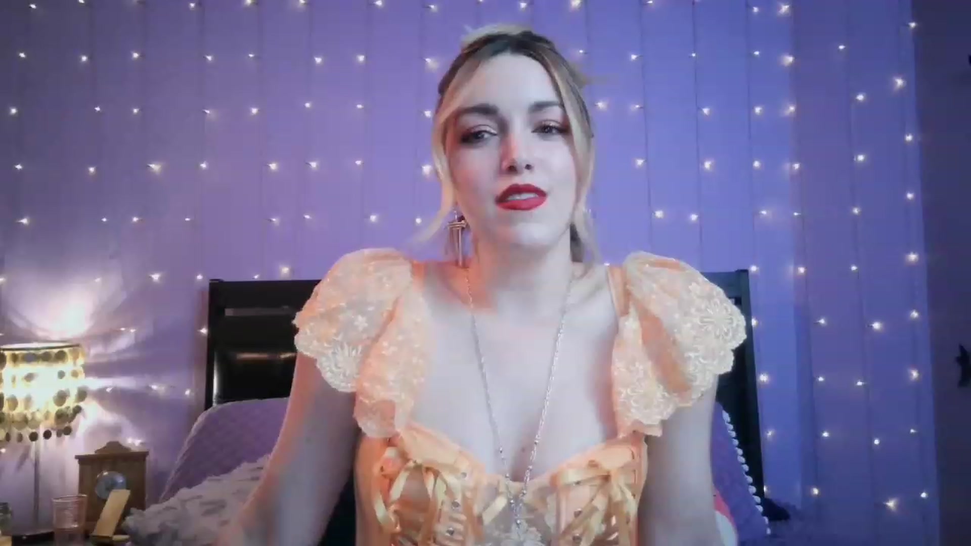 Gallery image thumbnail from Bianca_Wilde's myfreecams stream on, 12/07/2022, 05:53 image 6 of 20