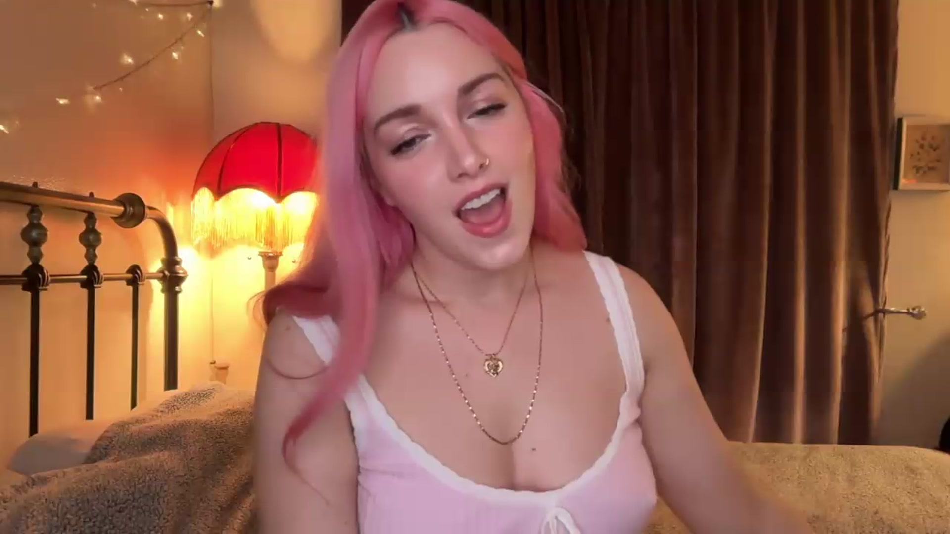 Gallery image thumbnail from Bianca_Wilde's myfreecams stream on, 05/05/2026, 08:12 image 18 of 20
