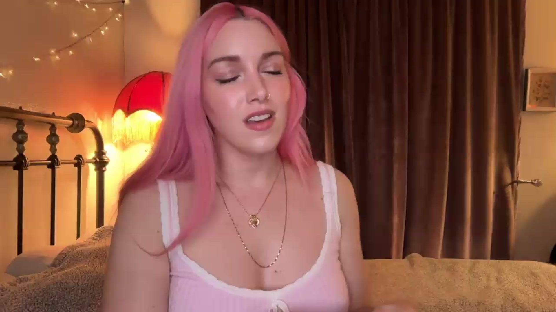 Gallery image thumbnail from Bianca_Wilde's myfreecams stream on, 05/05/2026, 08:12 image 16 of 20