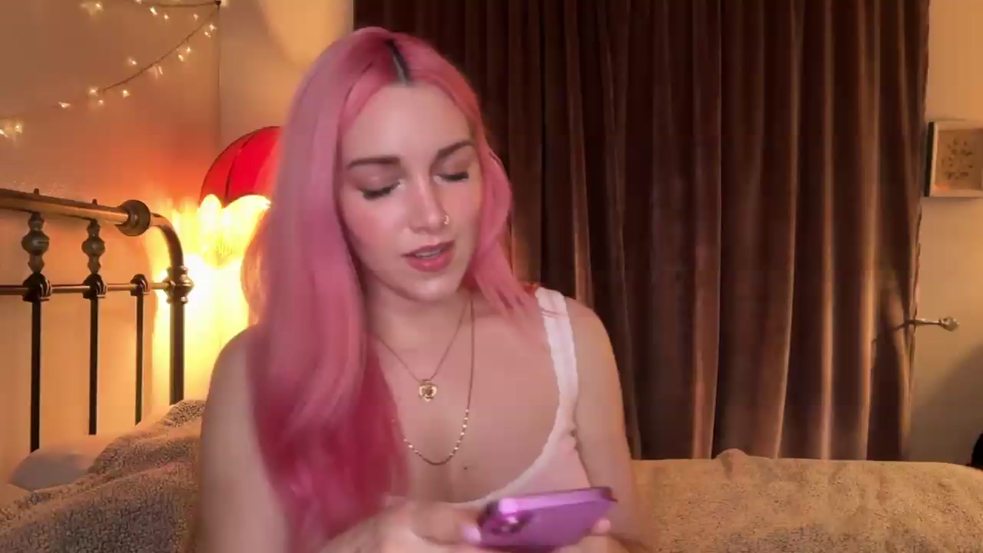 Gallery image thumbnail from Bianca_Wilde's myfreecams stream on, 05/05/2026, 08:12 image 4 of 20
