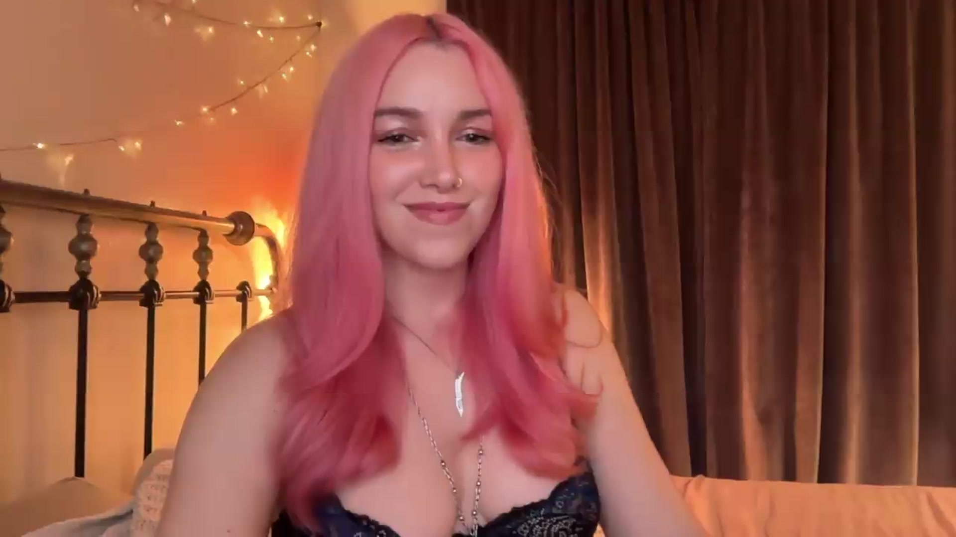 Gallery image thumbnail from Bianca_Wilde's myfreecams stream on, 06/08/2026, 07:15 image 16 of 20
