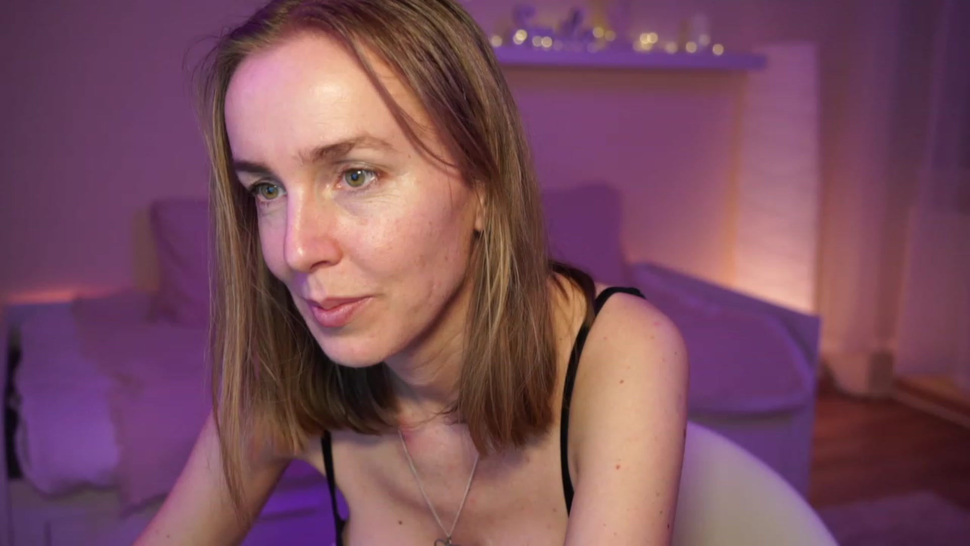 Gallery image thumbnail from BiancaaBrooke's myfreecams stream on, 03/07/2024, 23:05 image 4 of 20