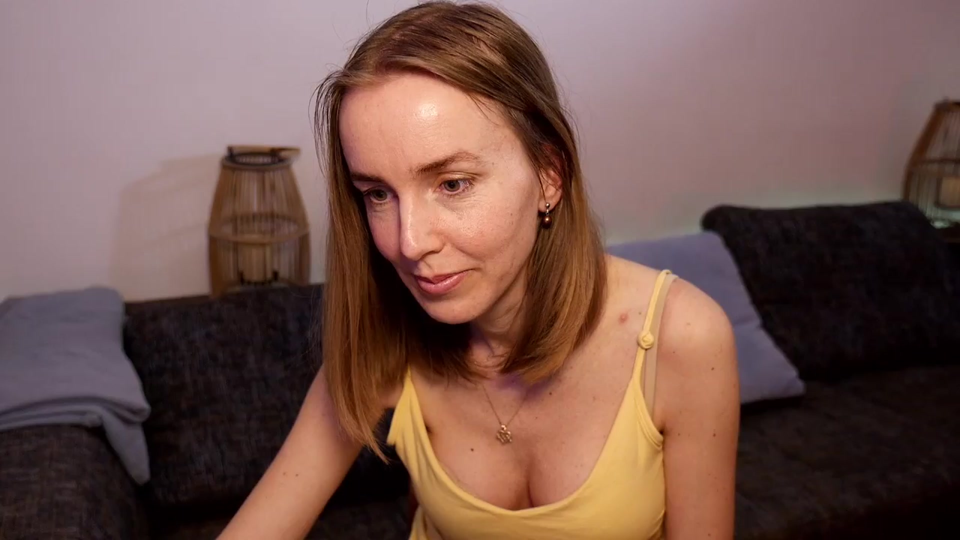 Gallery image thumbnail from BiancaaBrooke's myfreecams stream on, 03/24/2024, 24:14 image 7 of 20