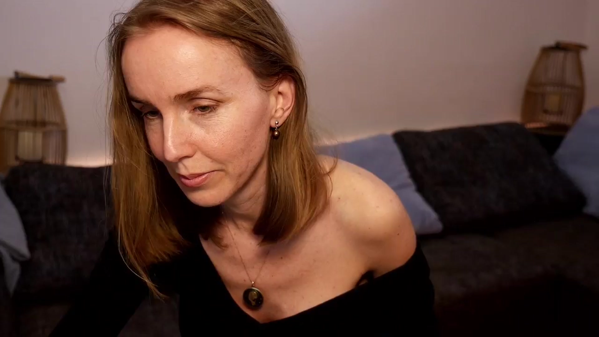 Gallery image thumbnail from BiancaaBrooke's myfreecams stream on, 04/03/2024, 21:22 image 15 of 20