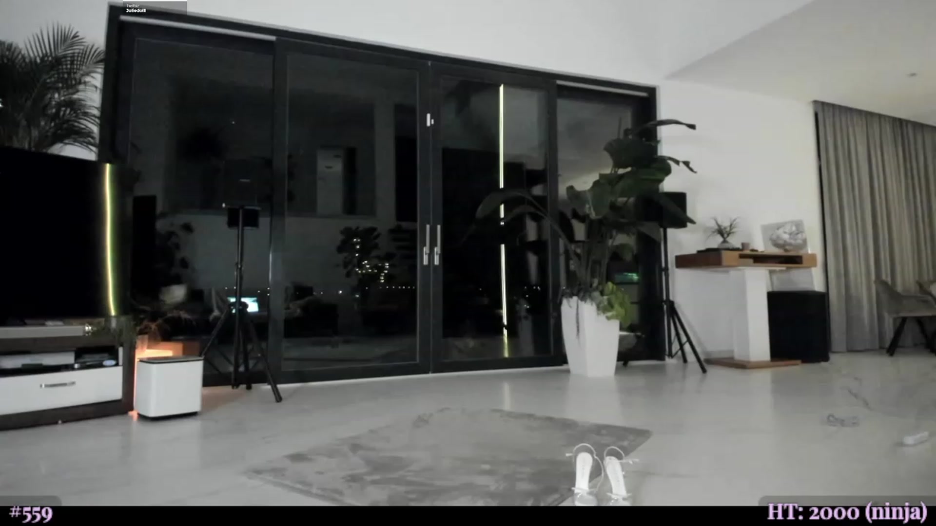 Gallery image thumbnail from BibiLouWho's myfreecams stream on, 12/04/2023, 02:57 image 17 of 20