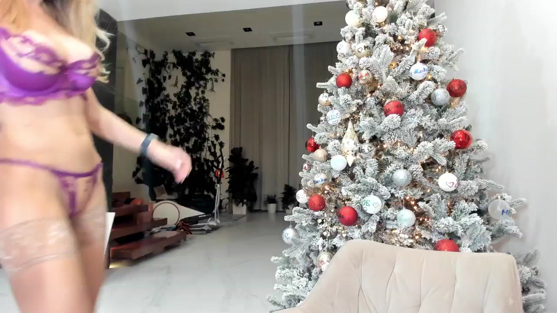 Gallery image thumbnail from BibiLouWho's myfreecams stream on, 12/11/2025, 24:00 image 6 of 20
