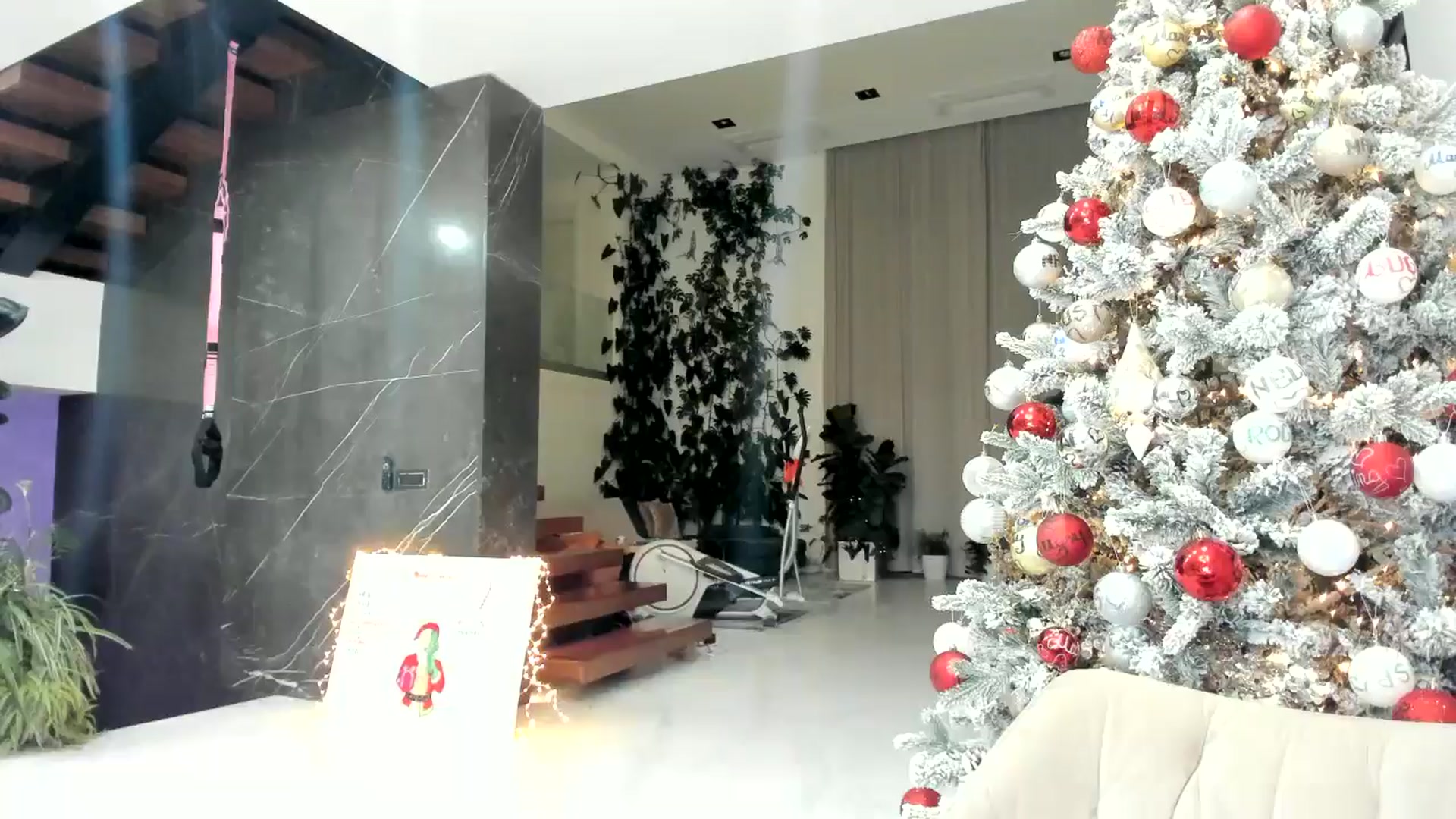 Gallery image thumbnail from BibiLouWho's myfreecams stream on, 12/17/2025, 02:38 image 6 of 20